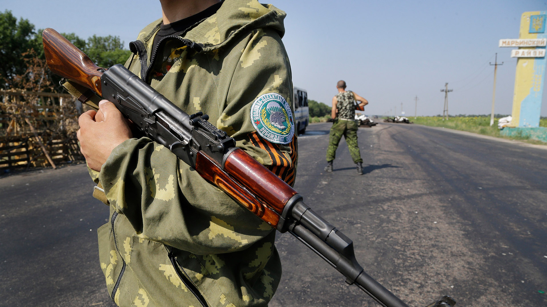 Pro-russische Separatisten in der Umgebung von Donezk (Archivbild 2014) | picture alliance / AP Photo