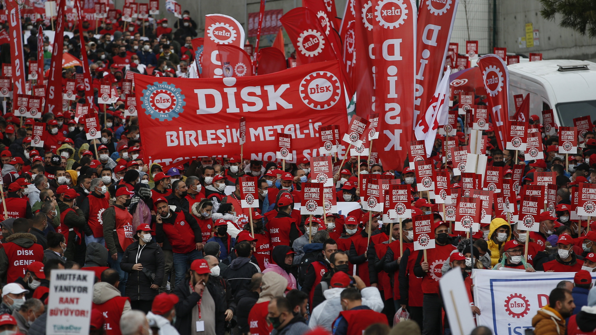 Demonstration in Istanbul gegen die Wirtschaftspolitik der türkischen Regierung | AP