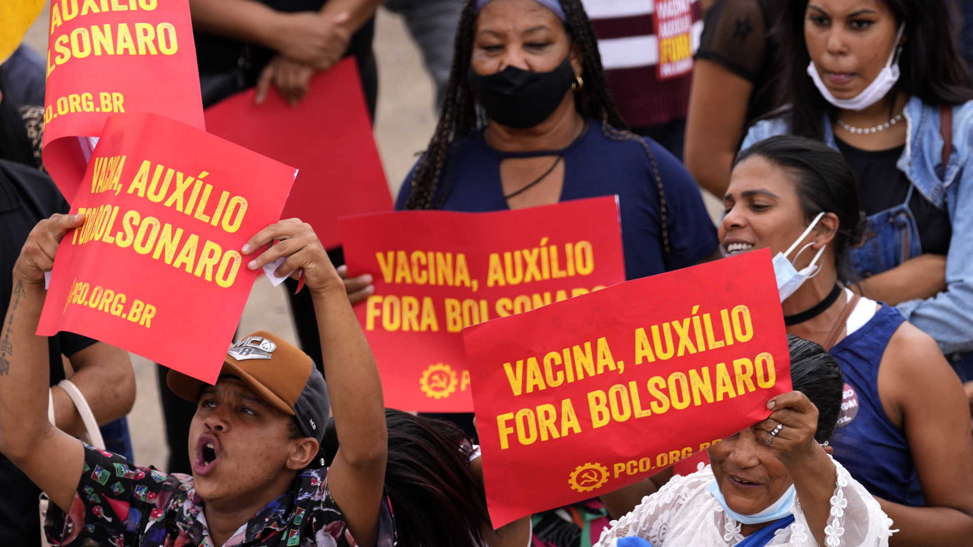 Massenproteste in Brasilien gegen Präsident Bolsonaro | AP