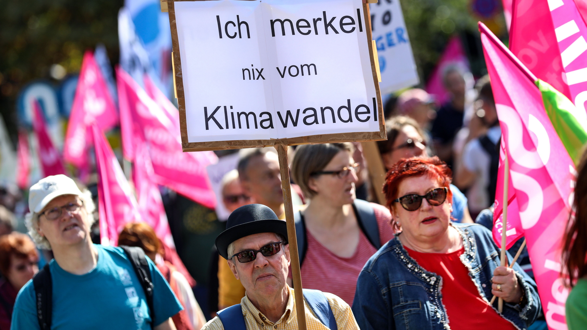 Demonstranten in Frankfurt protestieren für eine Verkehrswende | FELIIPE TRUEBA/EPA-EFE/REX