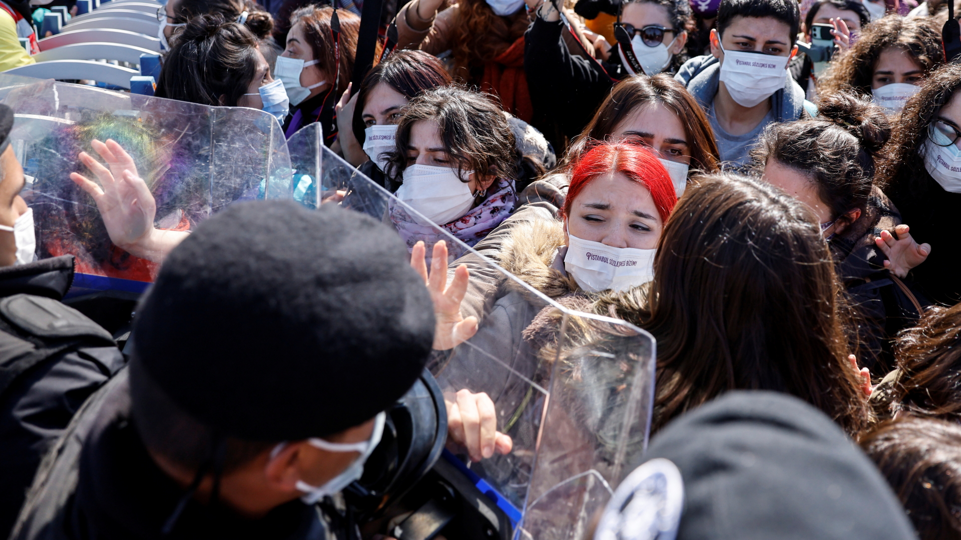 Frauen demonstrieren in der Türkei erneut gegen Austritt aus der Istanbul-Konvention | REUTERS