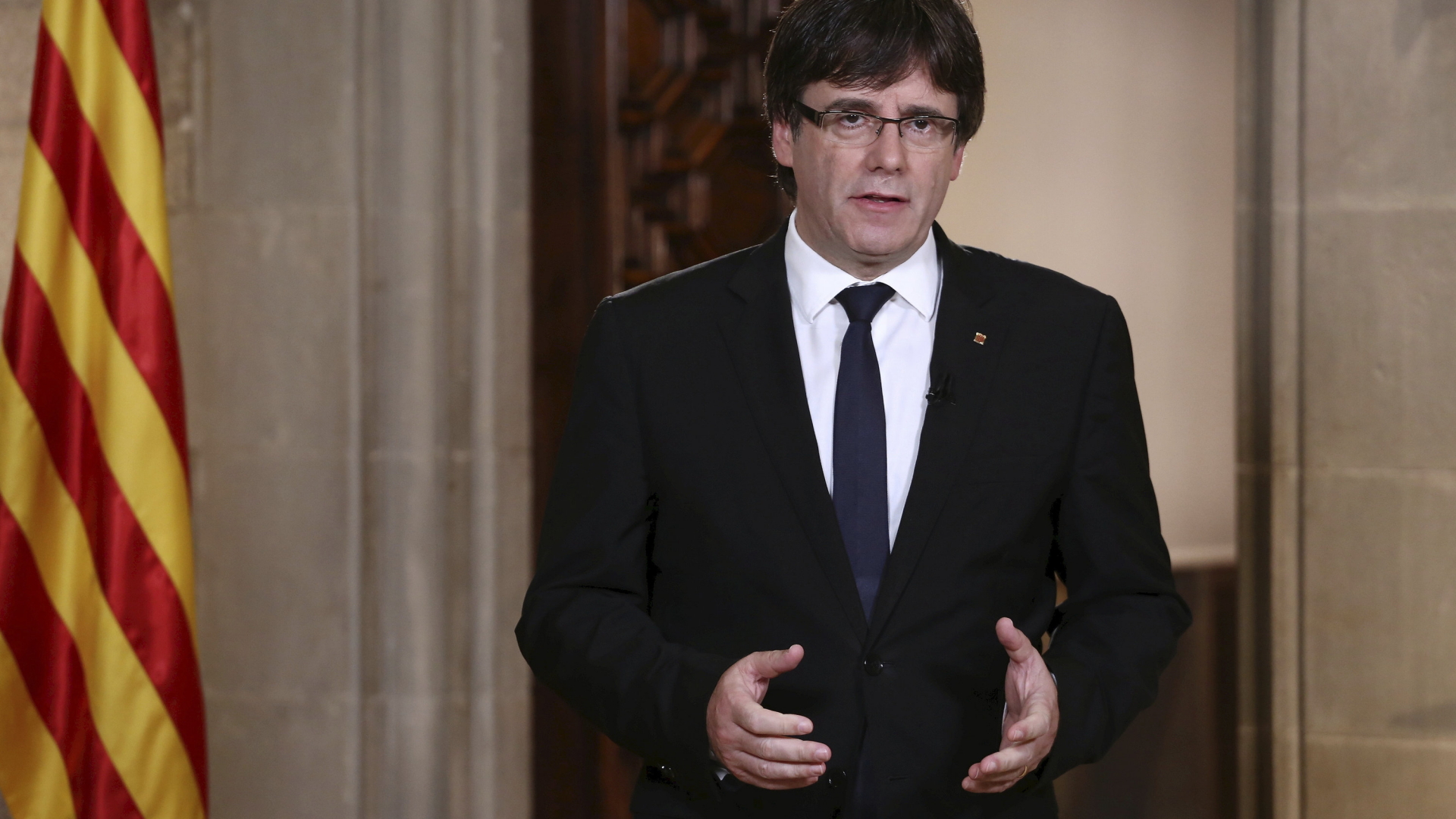 Kataloniens Regierungschef Puigdemont bei einer TV-Ansprache | dpa
