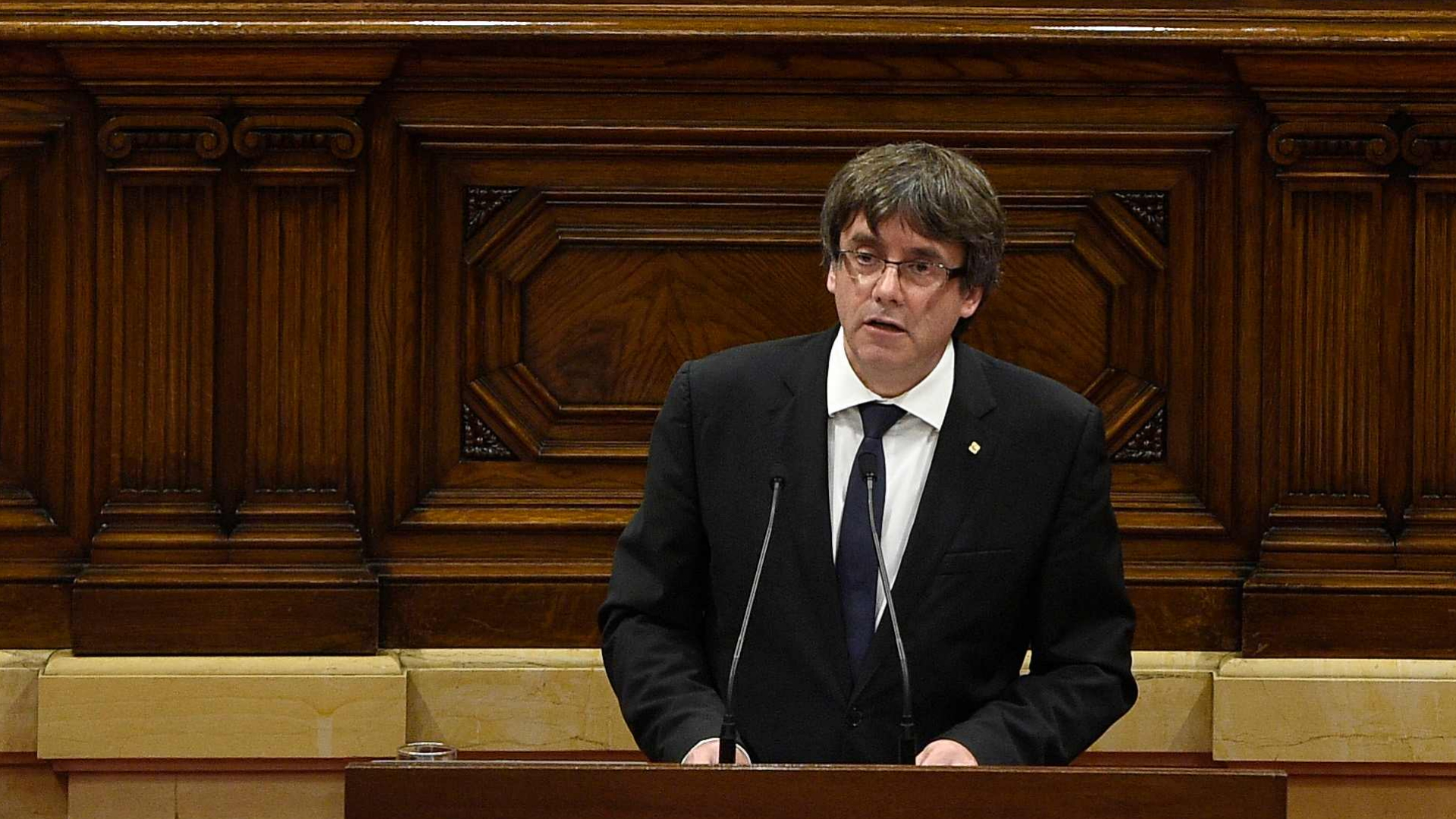 Carles Puigdemont während seiner Rede vor dem katalanischen Regionalparlament | AFP