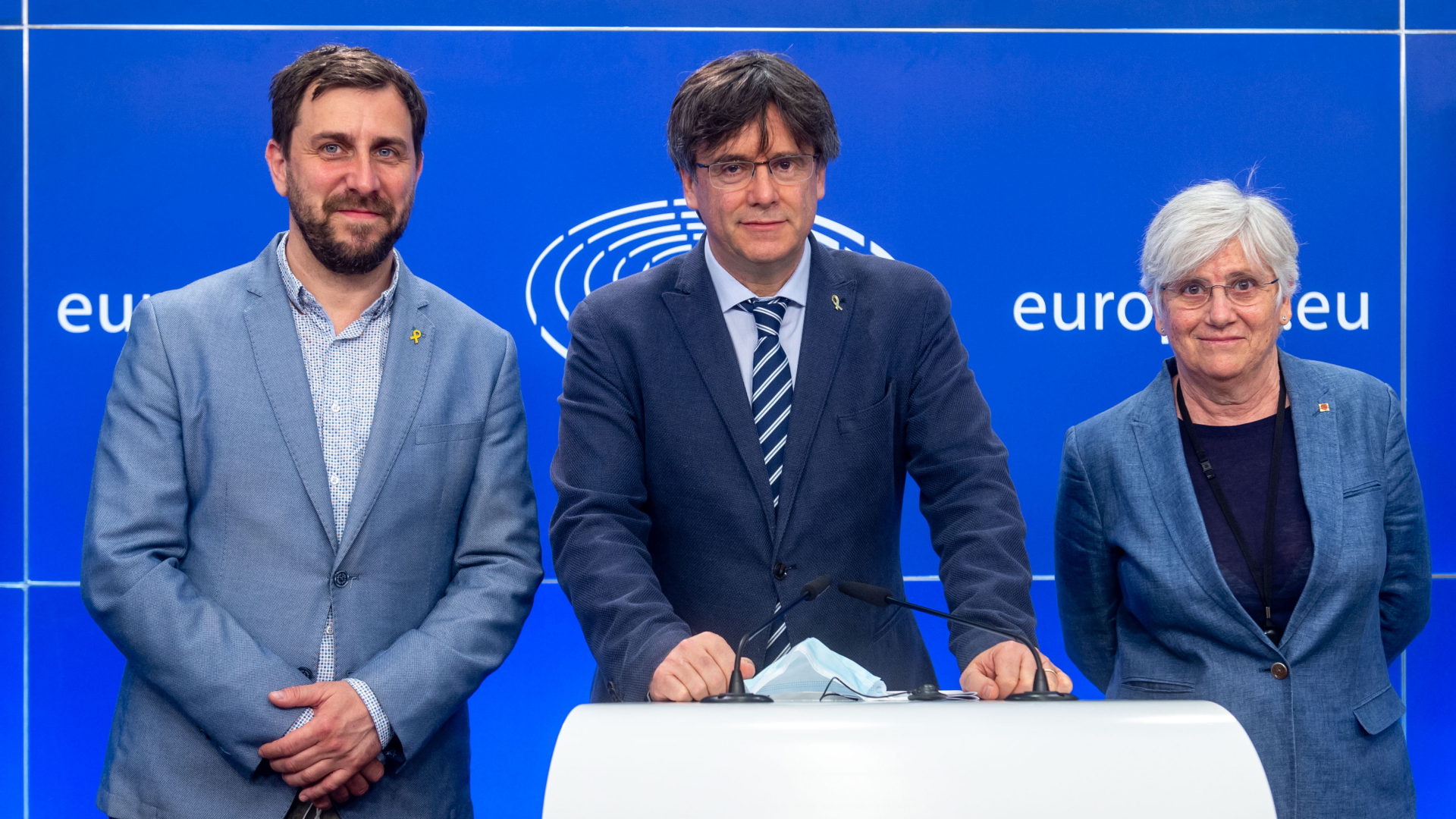 Antoni Comín, Carles Puigdemont und Clara Ponsatí bei einer Pressekonferenz im Europäischen Parlament.  | dpa
