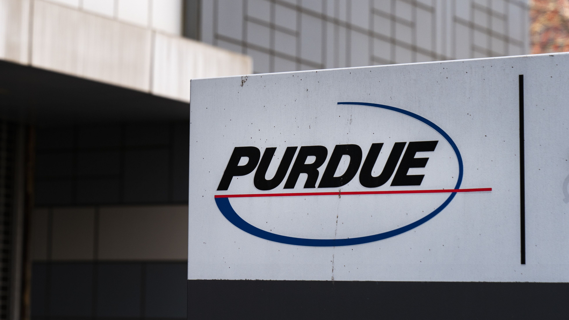 Das Logo der US-Pharmafirma Purdue an der Zentrale in Stamford. | AFP