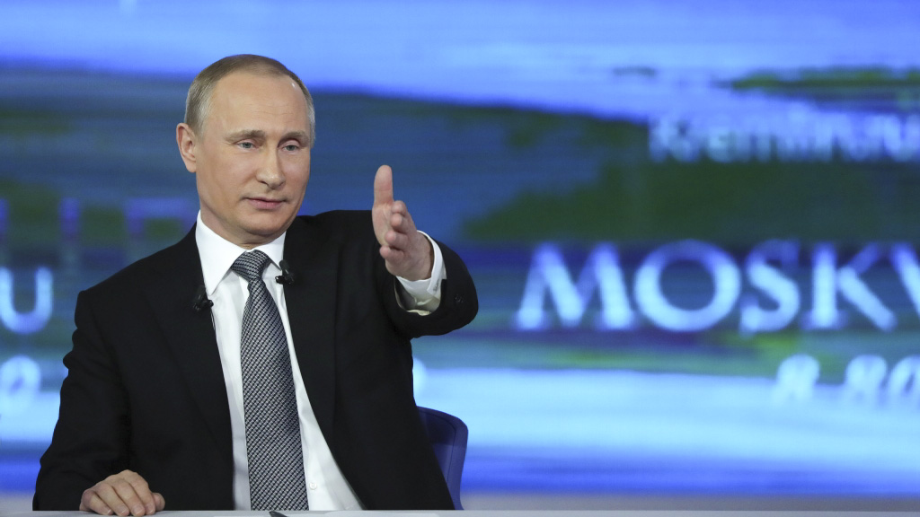 Russlands Präsident Putin beim "Heißen Draht". | null