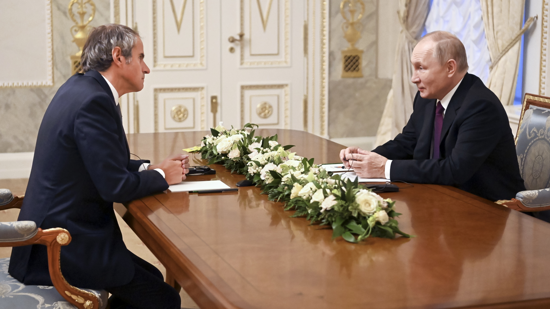 Wladimir Putin und Rafael Mariano Grossi