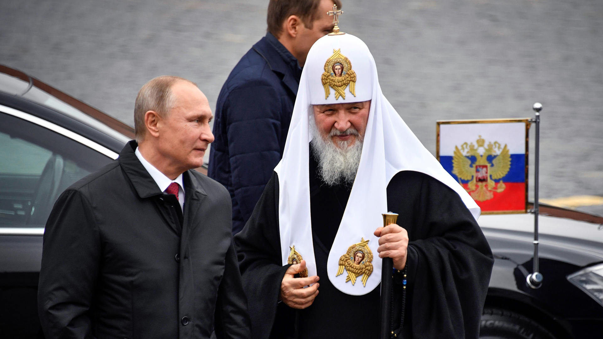 Wladimir Putin und Patriarch Kyrill. | picture alliance / Alexander Nem
