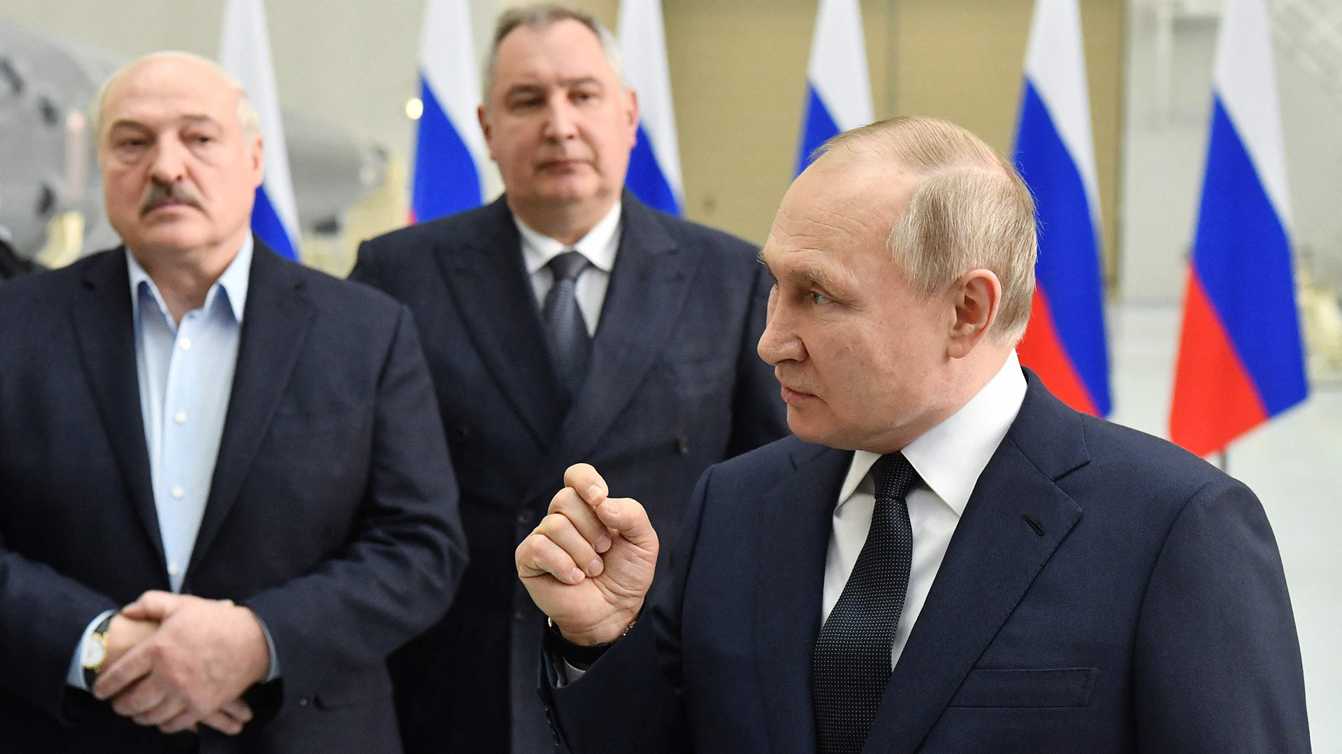 Wladimir Putin, Alexander Lukaschenko und Dmitri Rogosin. | AFP