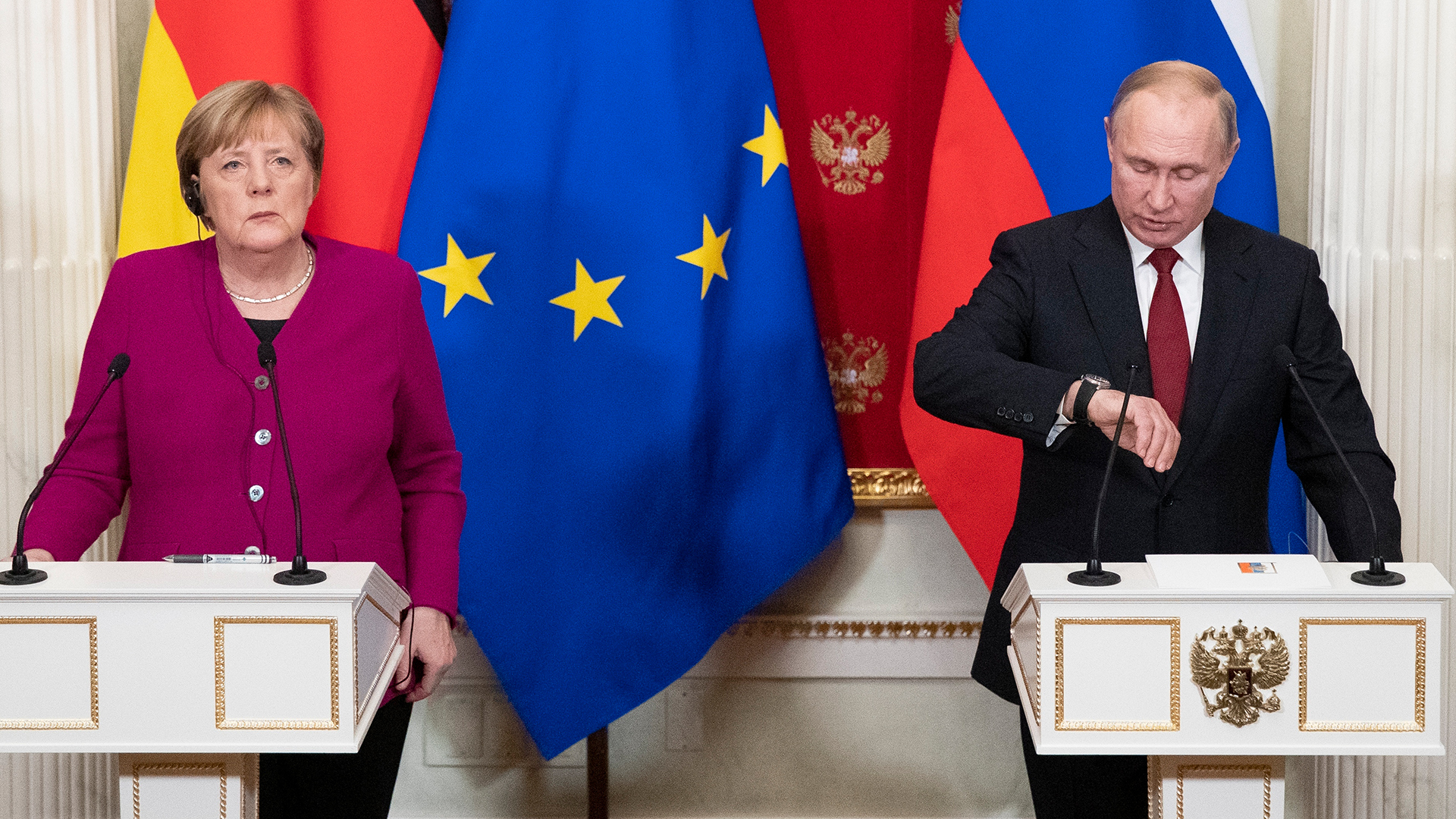 Bundeskanzlerin Angela Merkel und Präsident Wladimir Putin bei ihrer gemeinsamen Pressekonferenz im Anschluss an ihre Gespräche im Kreml in Moskau. (Archivbild: Januar 2020) | dpa