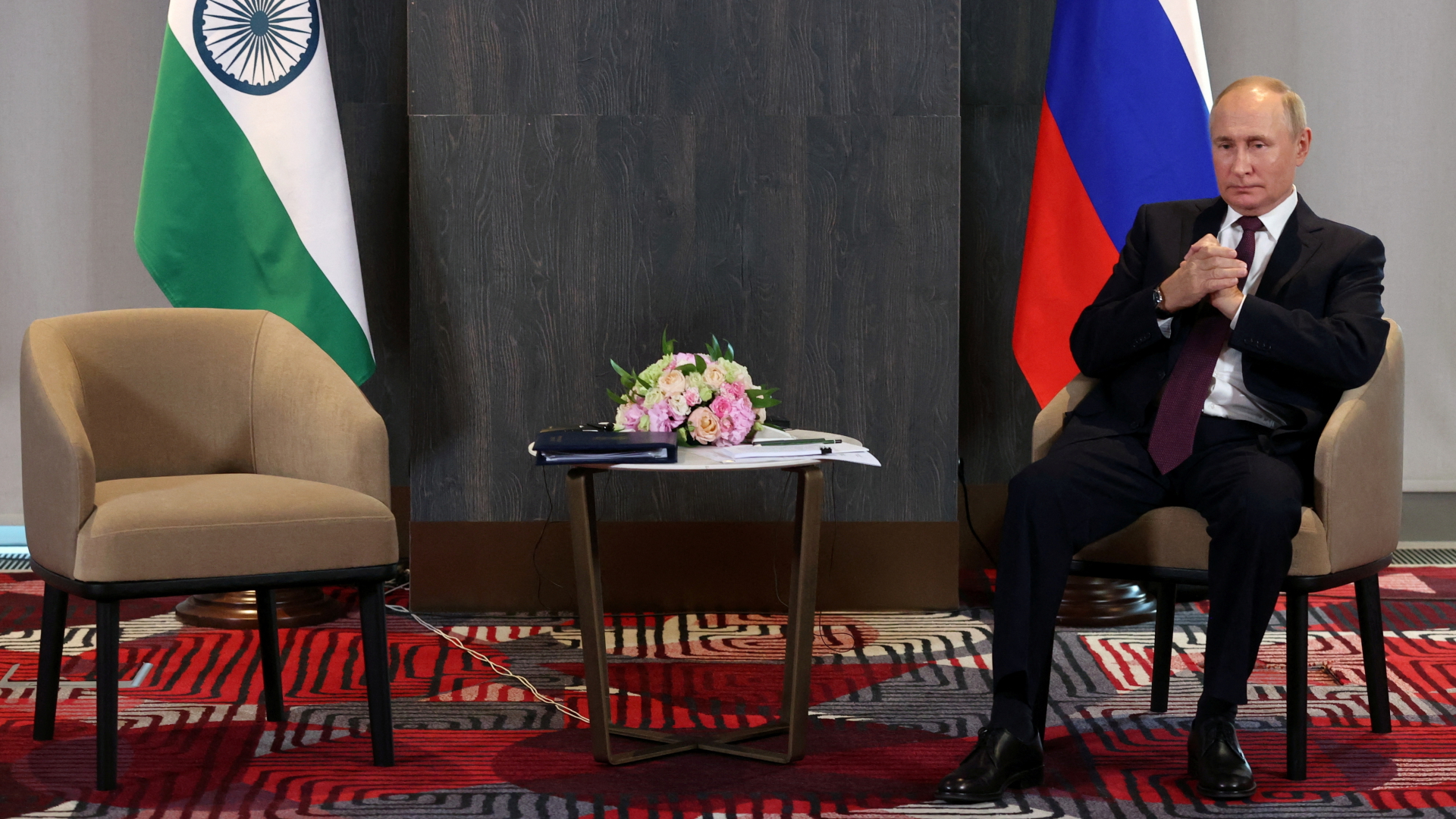 Russlands Präsident Putin wartet in Samarkand auf seinen Gesprächspartner, den indischen Premierminister Modi | via REUTERS