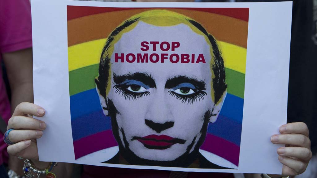 Putin-Plakat mit der Aufschrift: "Stop Homophobia" | AP