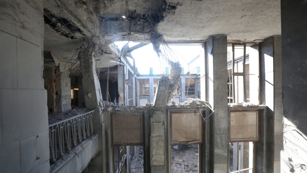 Ein beschädigtes Parlamentsgebäude in Ankara