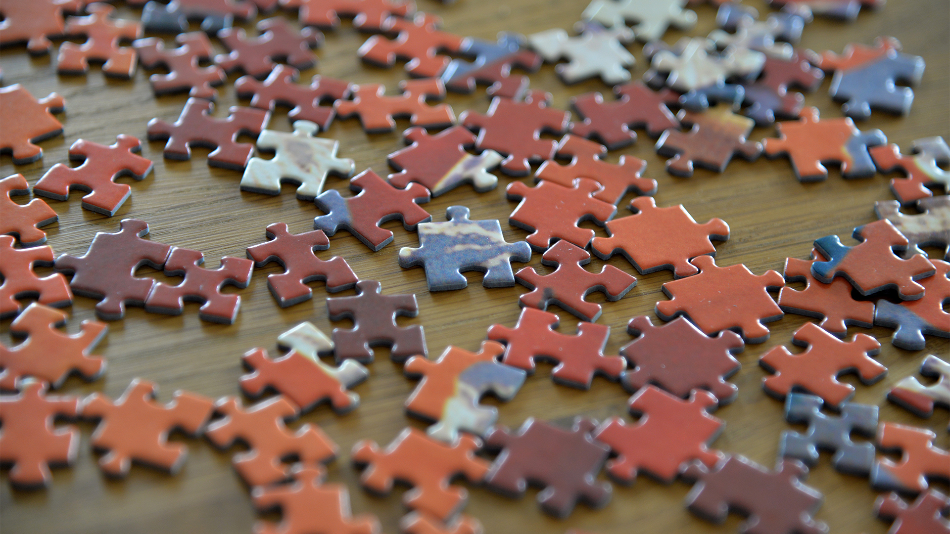 Puzzleteile liegen auf einem Tisch | picture alliance/dpa
