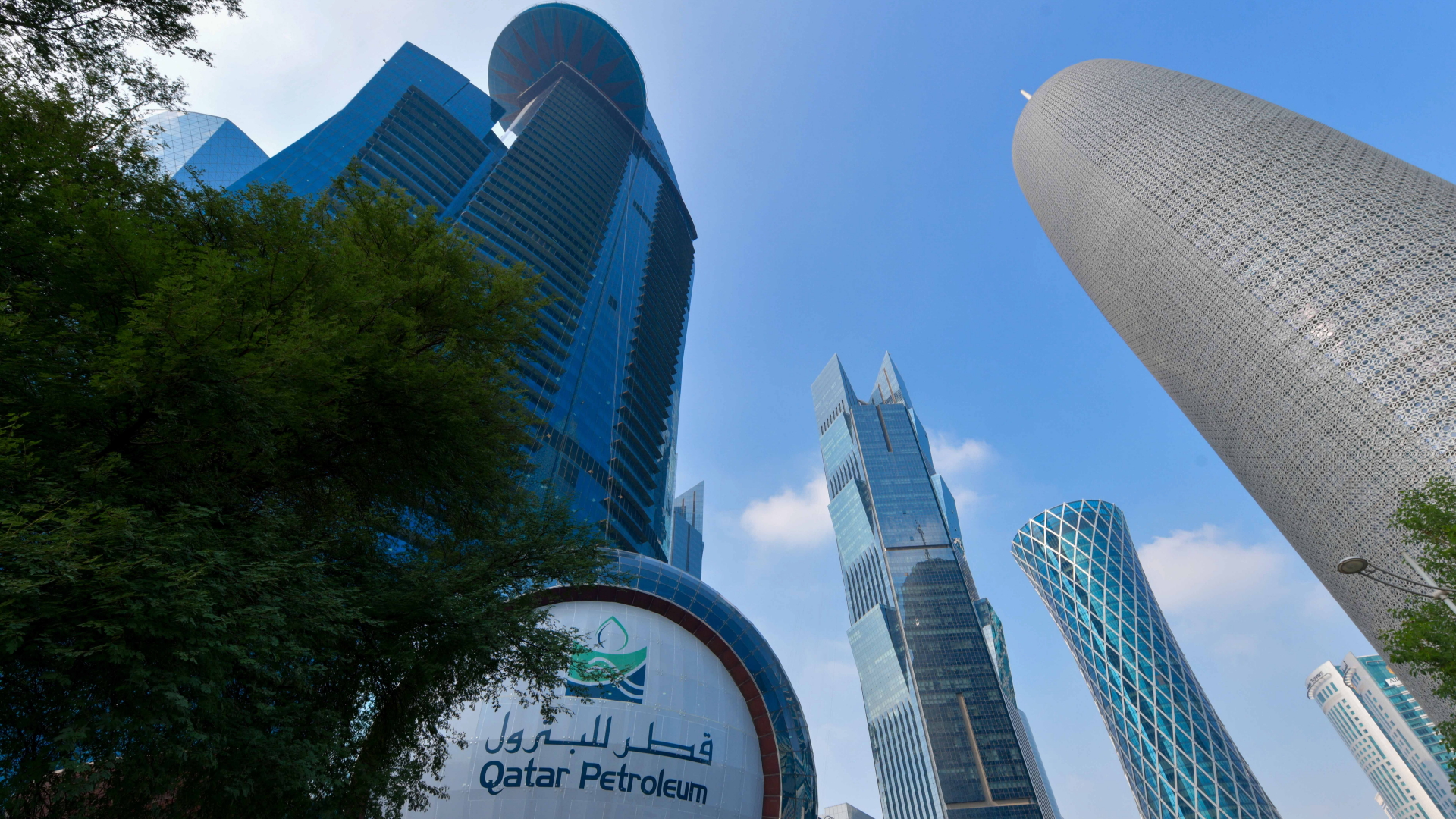 Der Hauptsitz von Qatar Petroleum, dem staatlichen katarischen Unternehmen, das Erdöl und Erdgas fördert. | STR/EPA-EFE/REX/Shutterstock