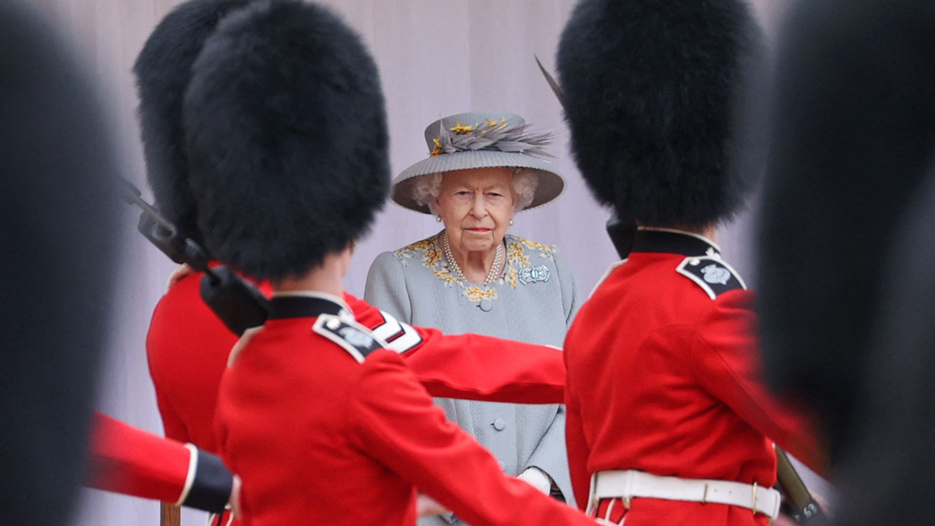  Queen Elizabeth II bei ihrer Geburtstagsparade auf Schloss Windsor. | AFP