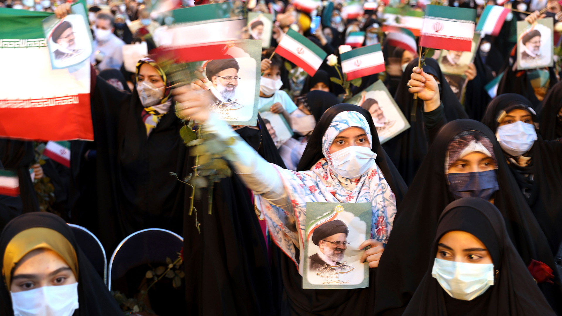 Unterstützer von Ebrahim Raisi feiern nach seiner Wahl zum Präsidenten | AP
