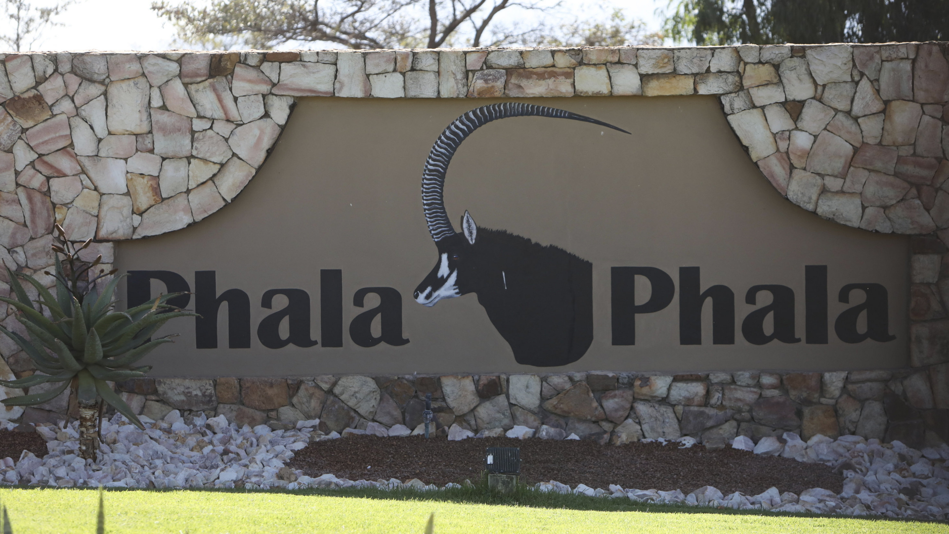 Eingang zur Farm "Phala Phala" von Cyril Ramaphosa | AP