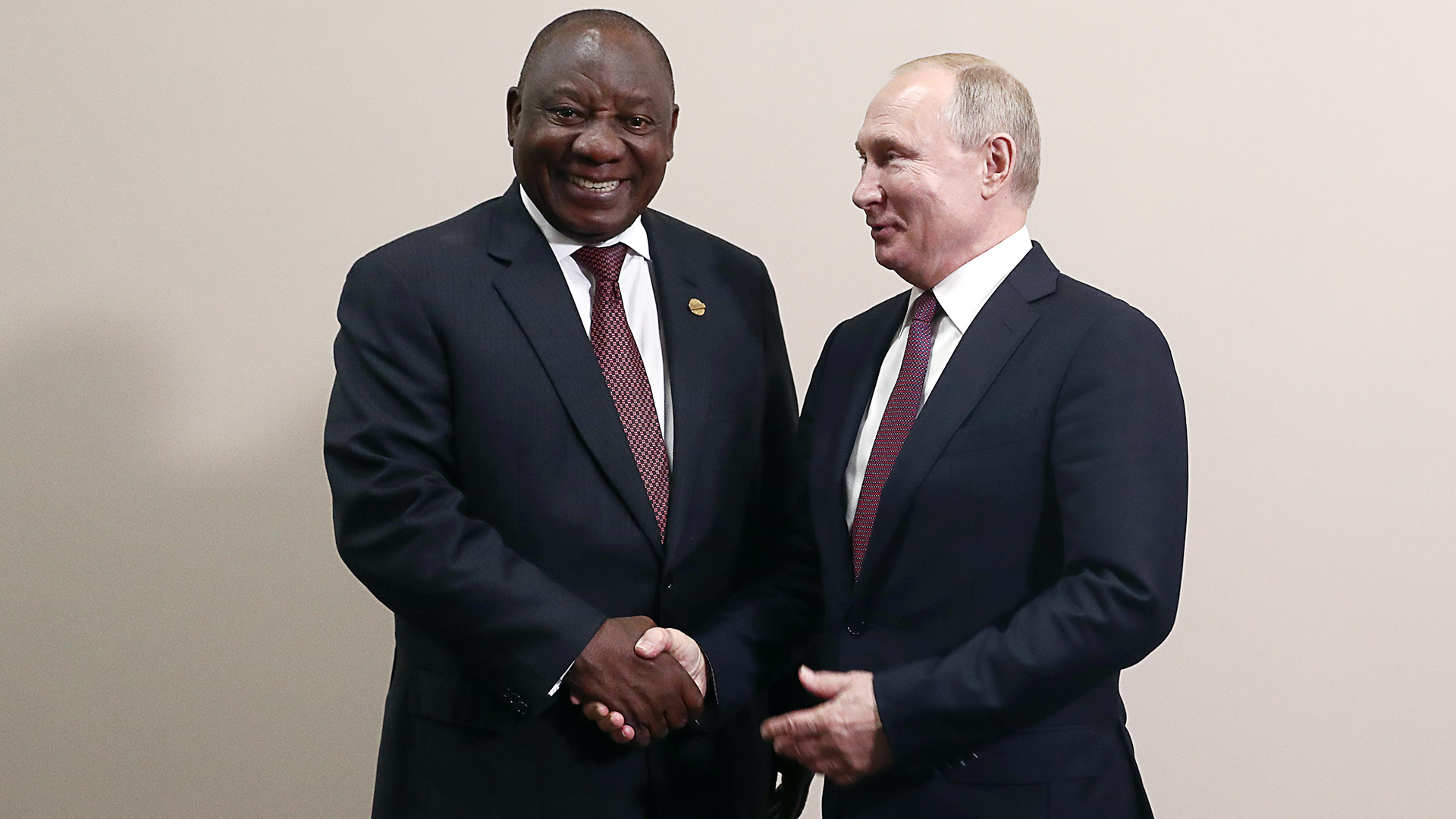 Cyril Ramaphosa (l.) und Wladimir Putin (Foto 2019)