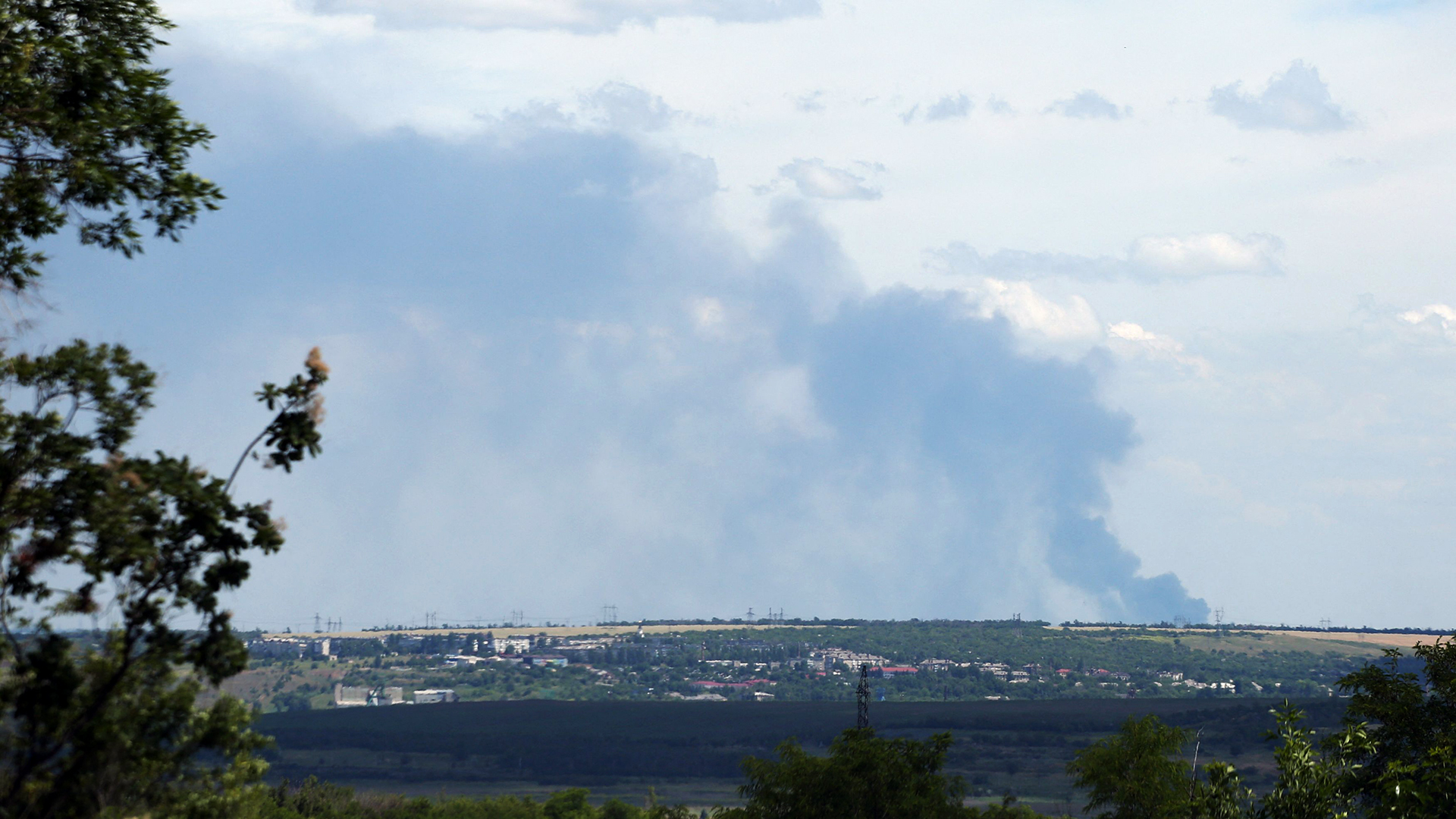 Rauchwolken steigen auf in der Region Luhansk (Archivbild, 24. Juni 2022) | AFP