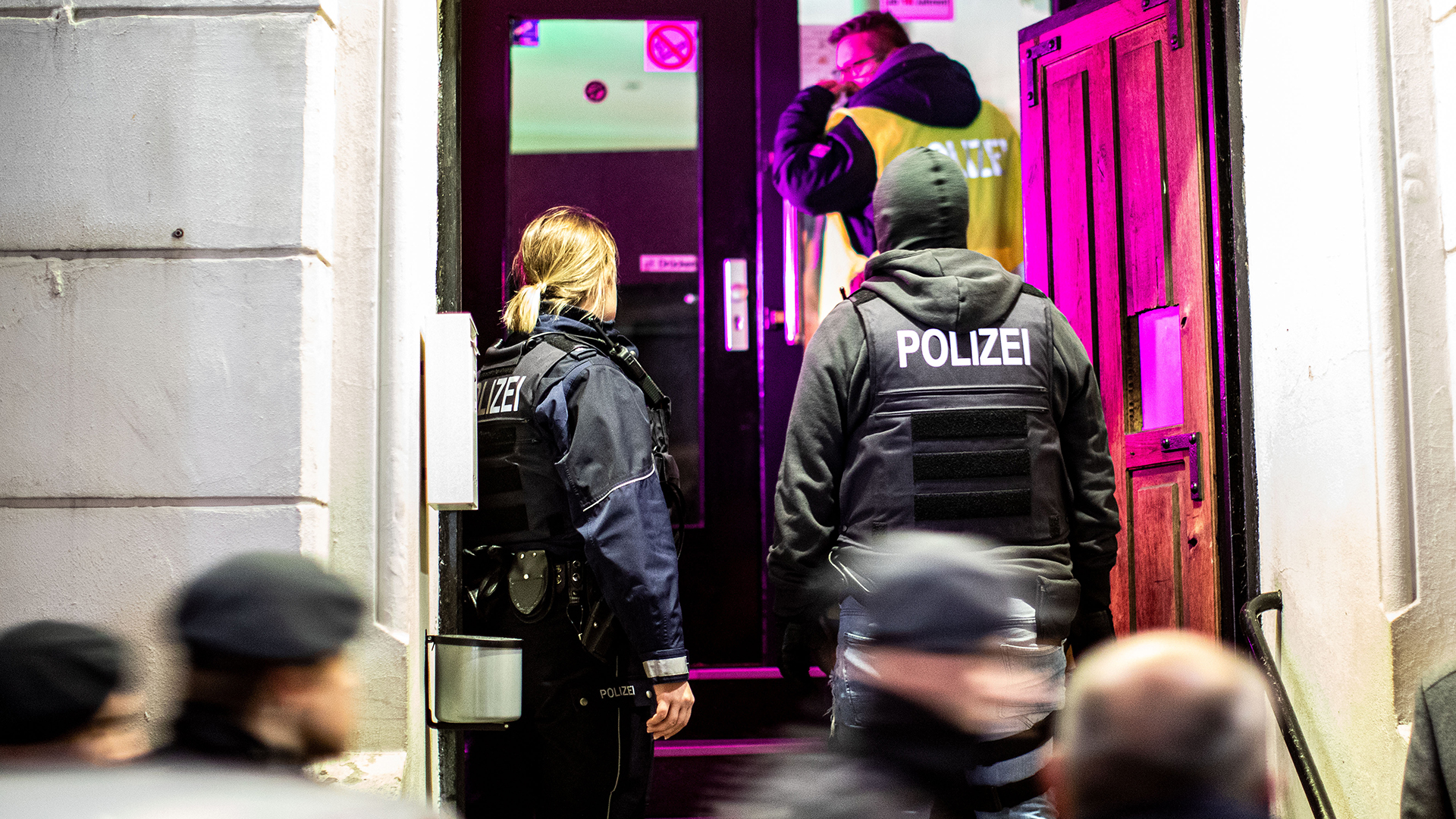 Razzia der Polizei gegen Kriminalität | imago images/Reichwein