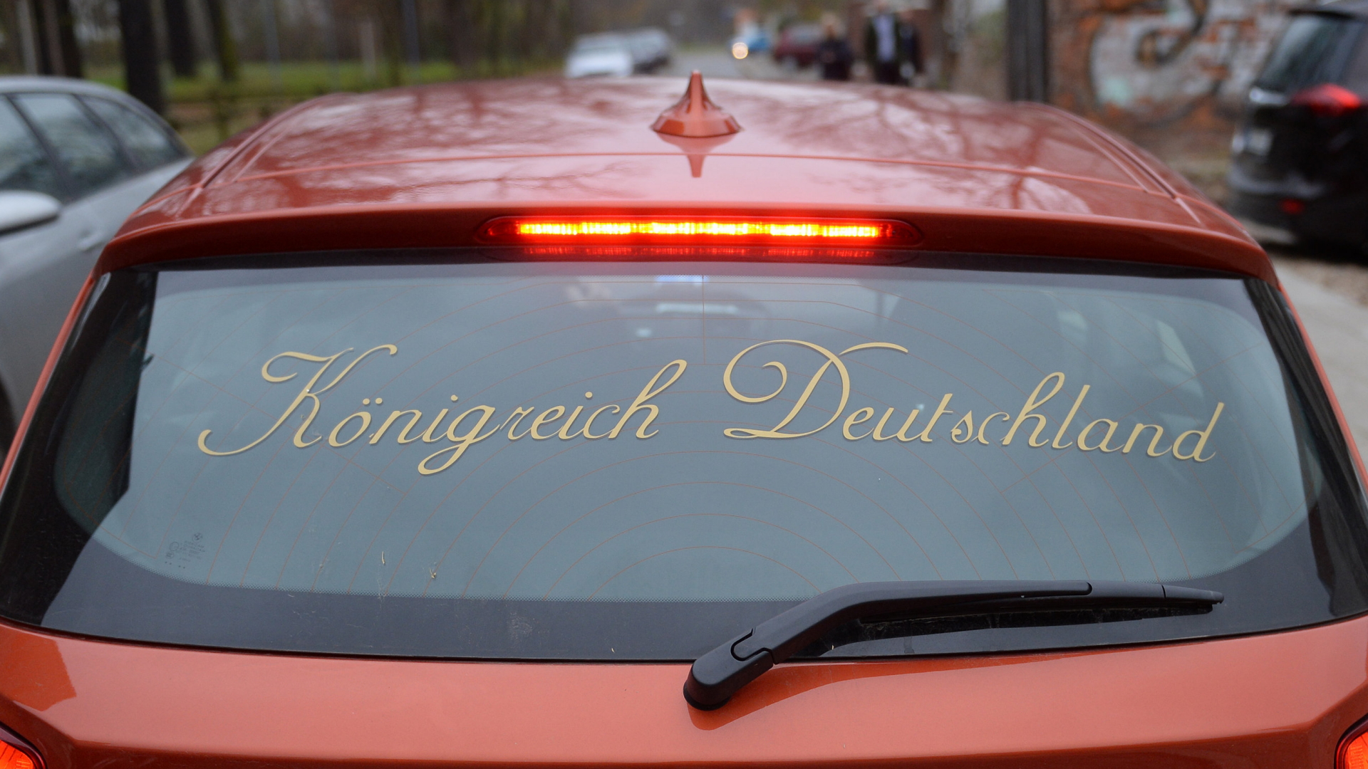 Auto-Rückscheibe mit der Aufschrift "Königreich Deutschland"