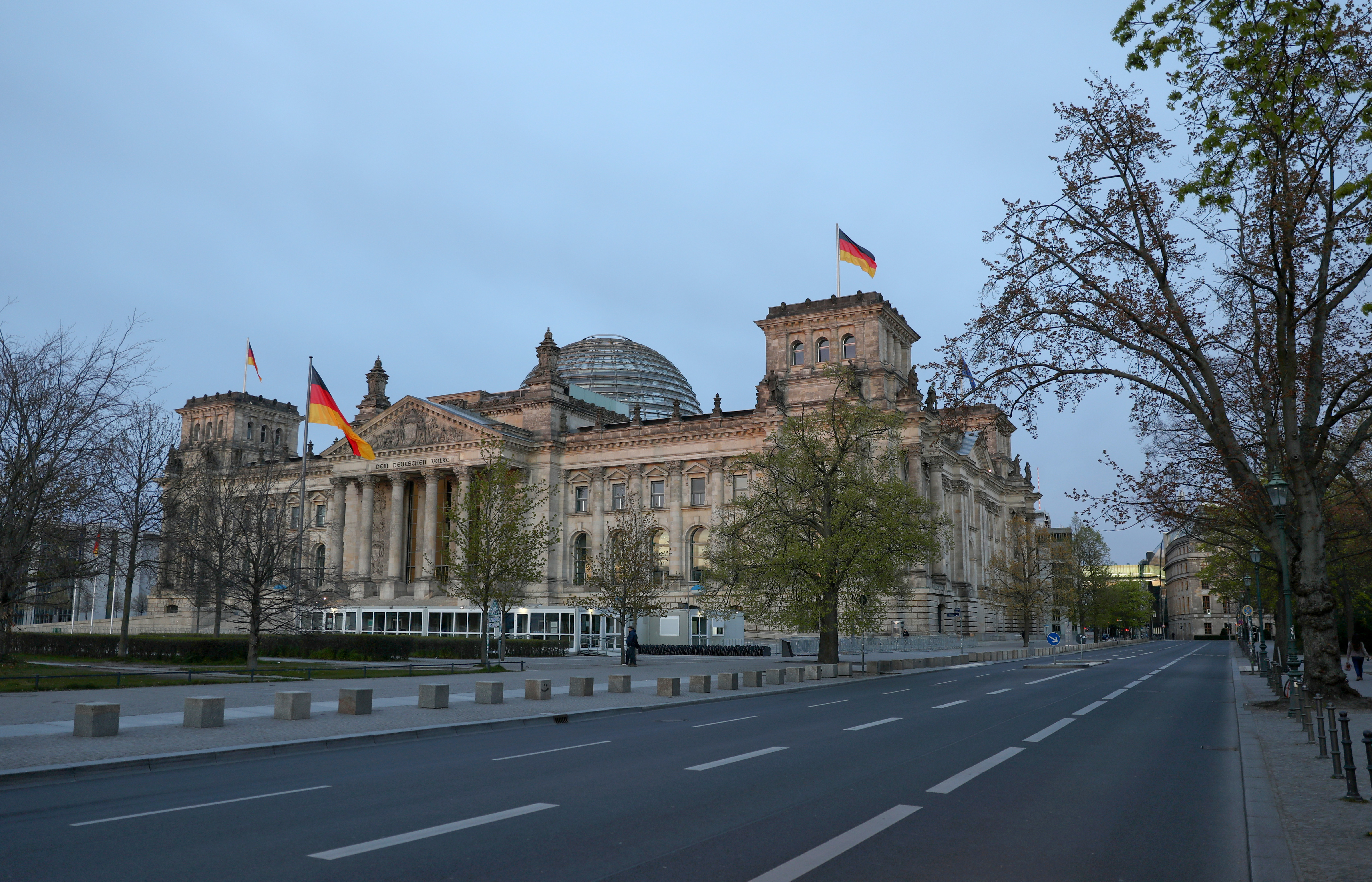 Reichstagsgebäude in Berlin während der Ausgangssperren | REUTERS
