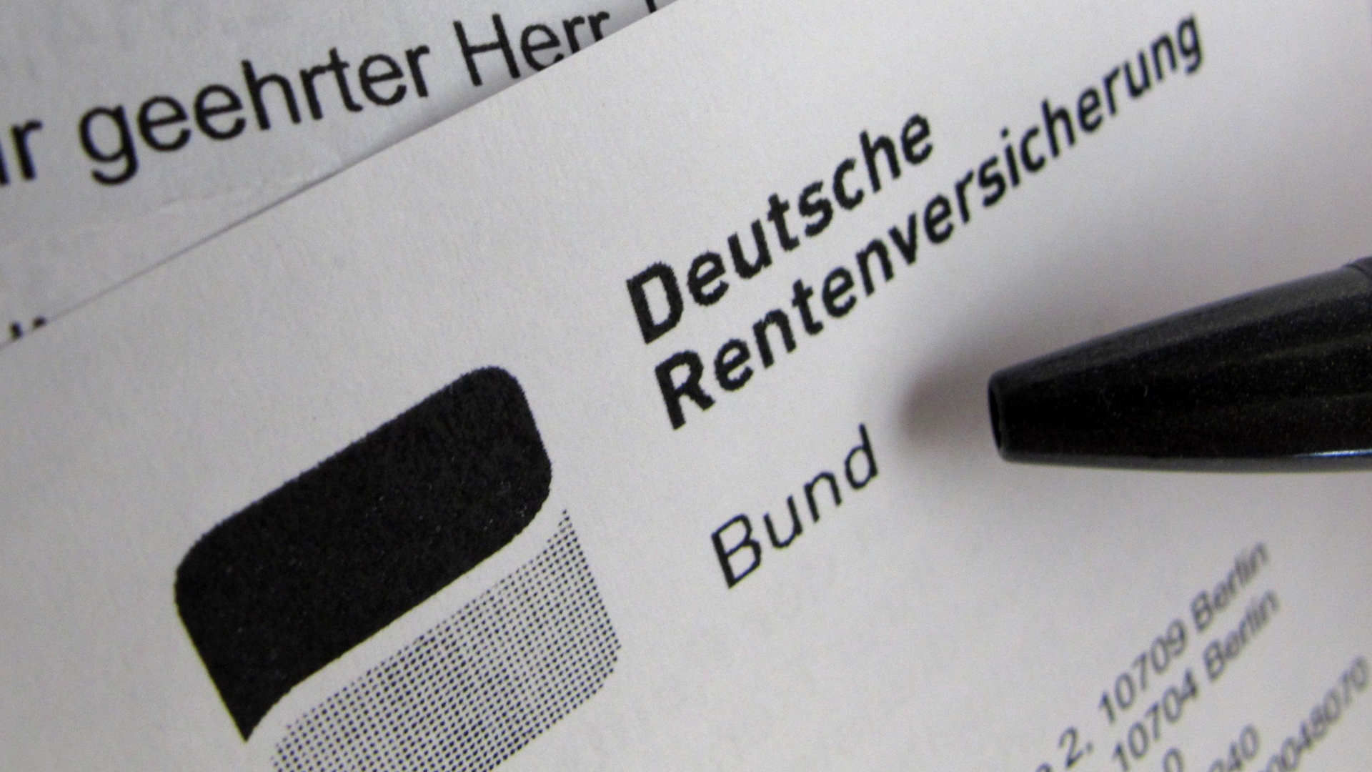 Eine Renteninformation der Deutschen Rentenversicherung | dpa