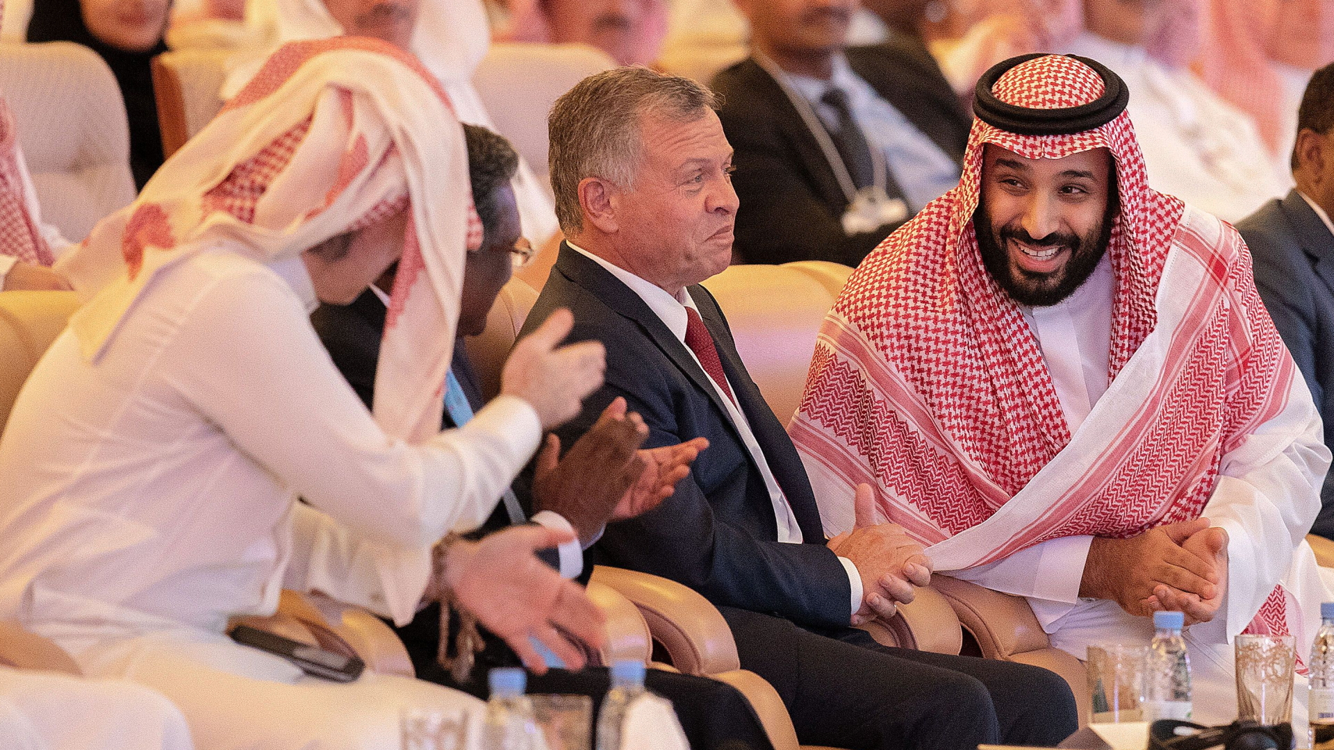 Der saudische Kronprinz bei der Konferenz in Riad | Bildquelle: FARES GHAITH/EPA-EFE/REX/Shutter