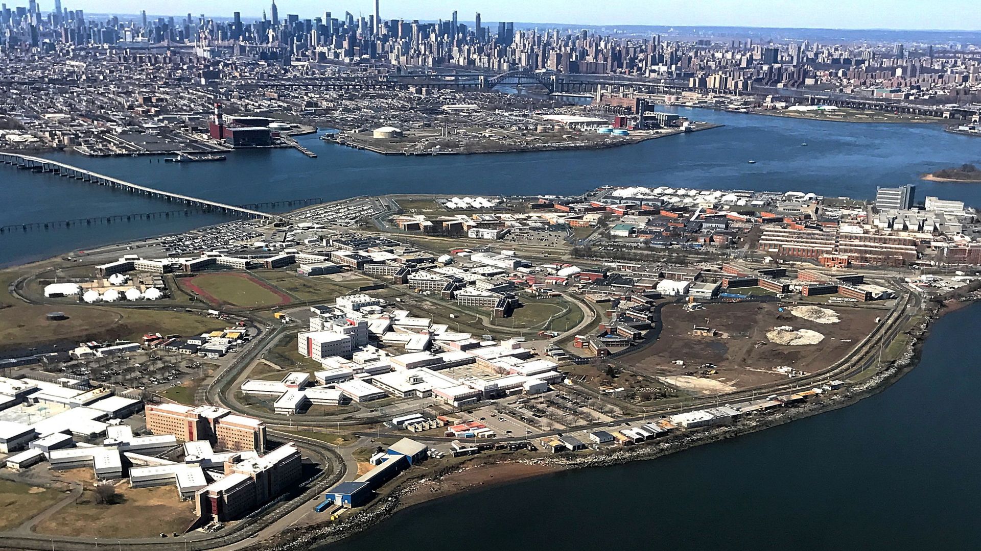 Die New Yorker Gefängnisinsel Rikers Island (Archivbild vom 02.04.2017) | REUTERS