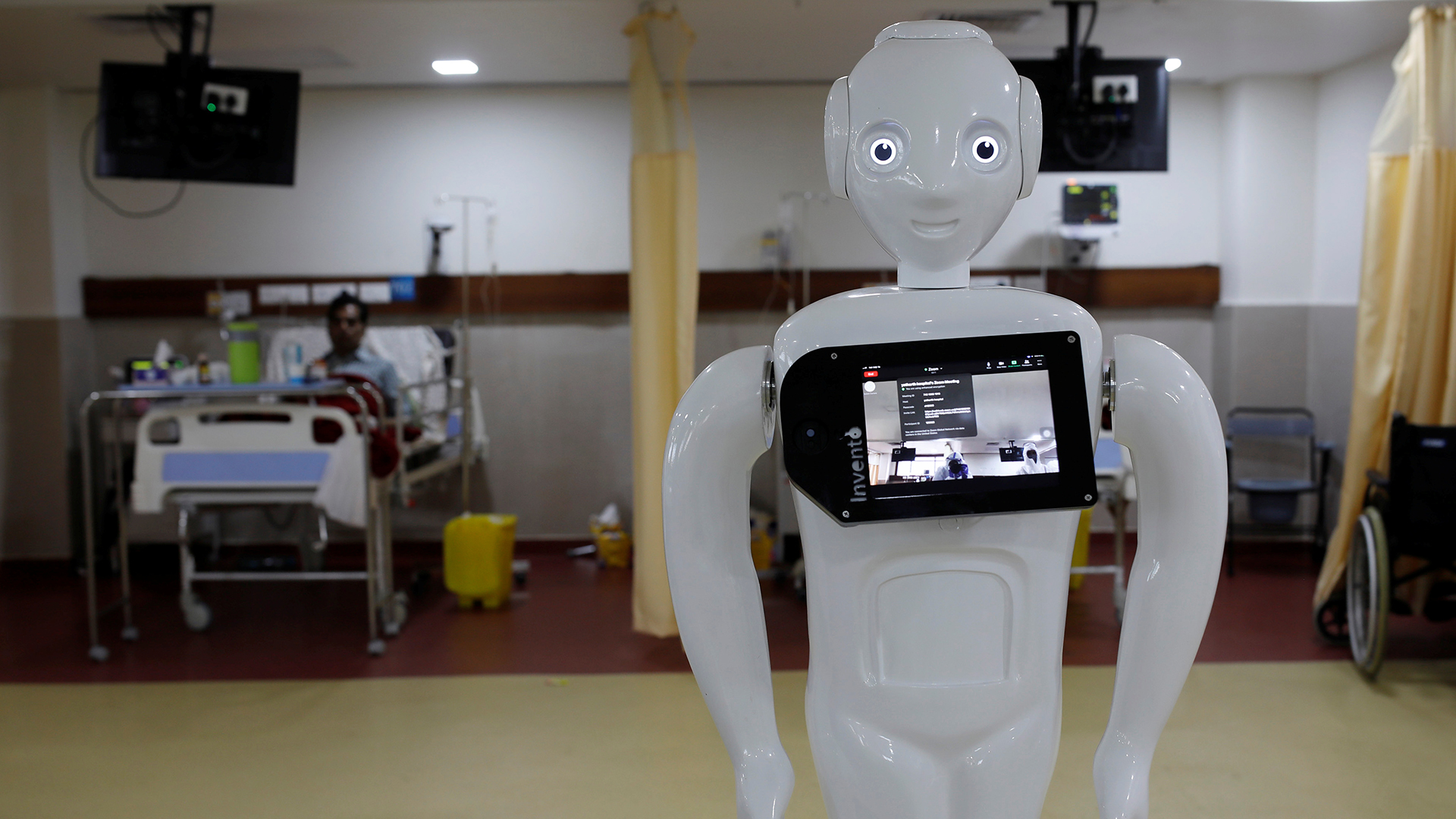 Roboter namens "Mitra" | REUTERS