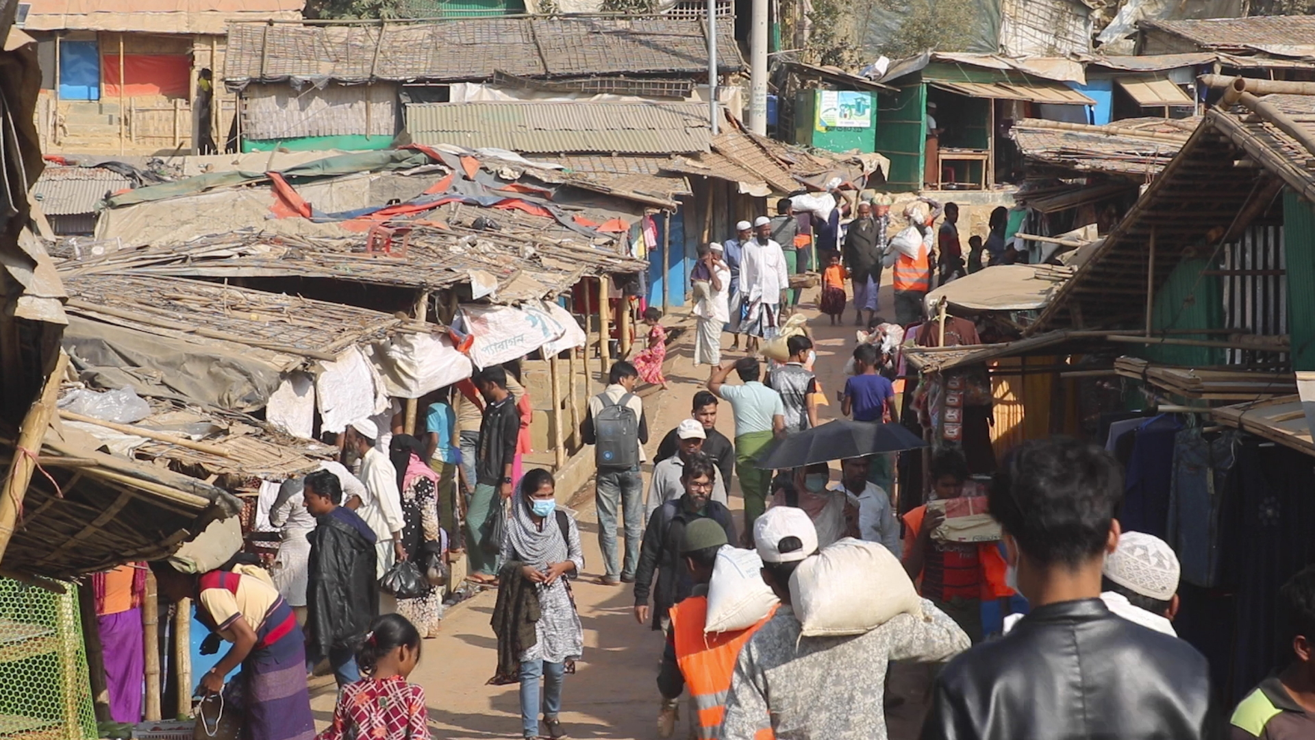 Rohingya-Flüchtlinge in einem Lage in Bangladesch | AP