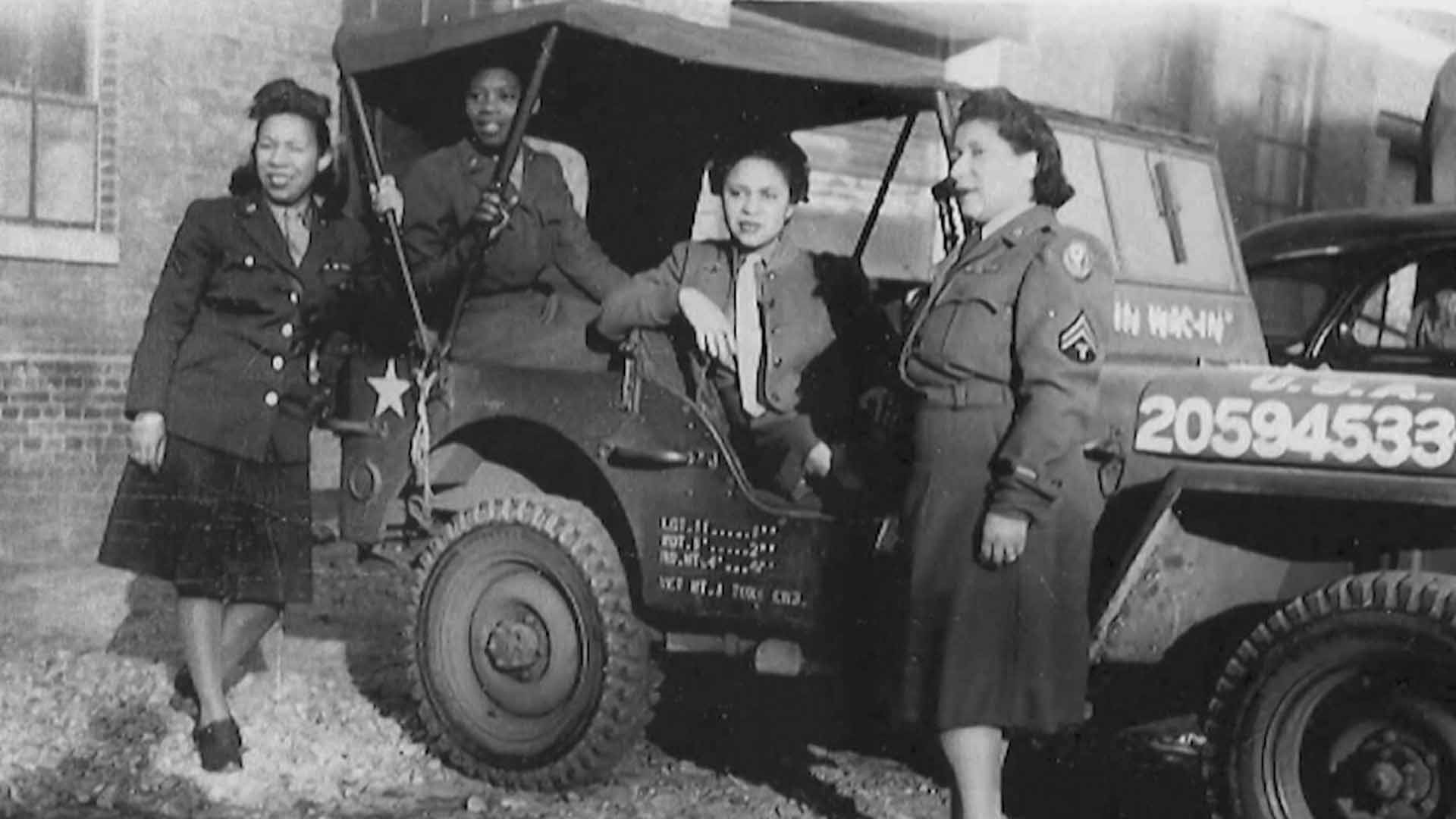 Romay Davis und andere US-Soldatinnen des 6888-Bataillions im Zweiten Weltkrieg | Romay Davis