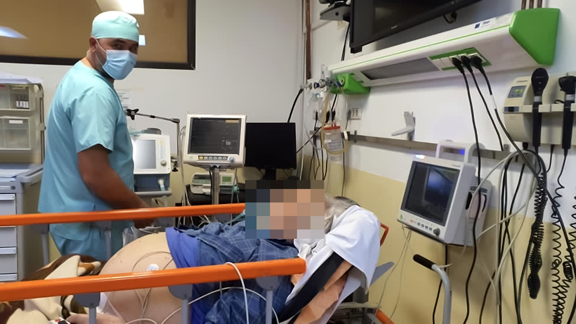 Ein Patient wird beatmet | ARD-Studio Wien
