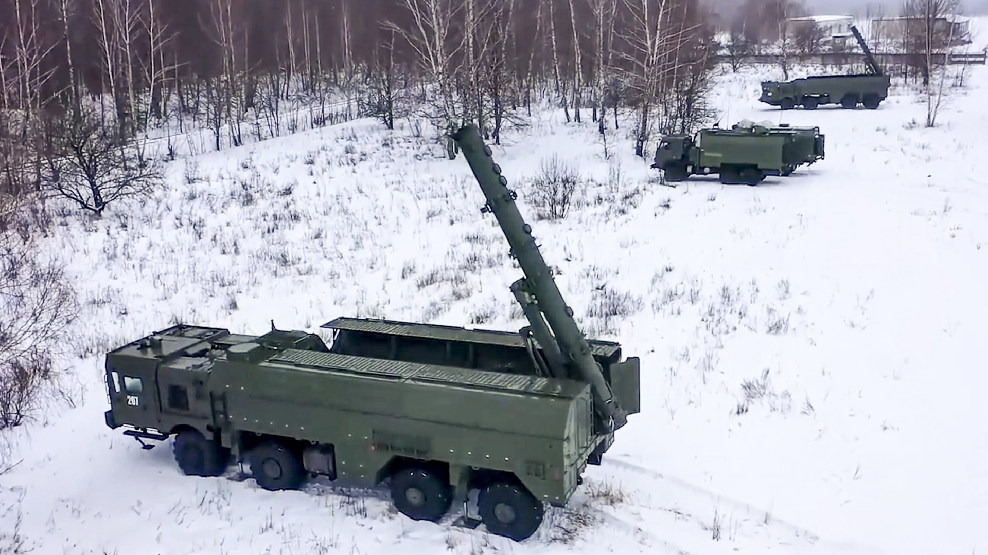 Dieses Foto des russischen Verteidigungsministeriums zeigt "Iskander"-Raketenwerfer bei einem Manöver in der Region Yaroslavl (Januar 2022) | AP