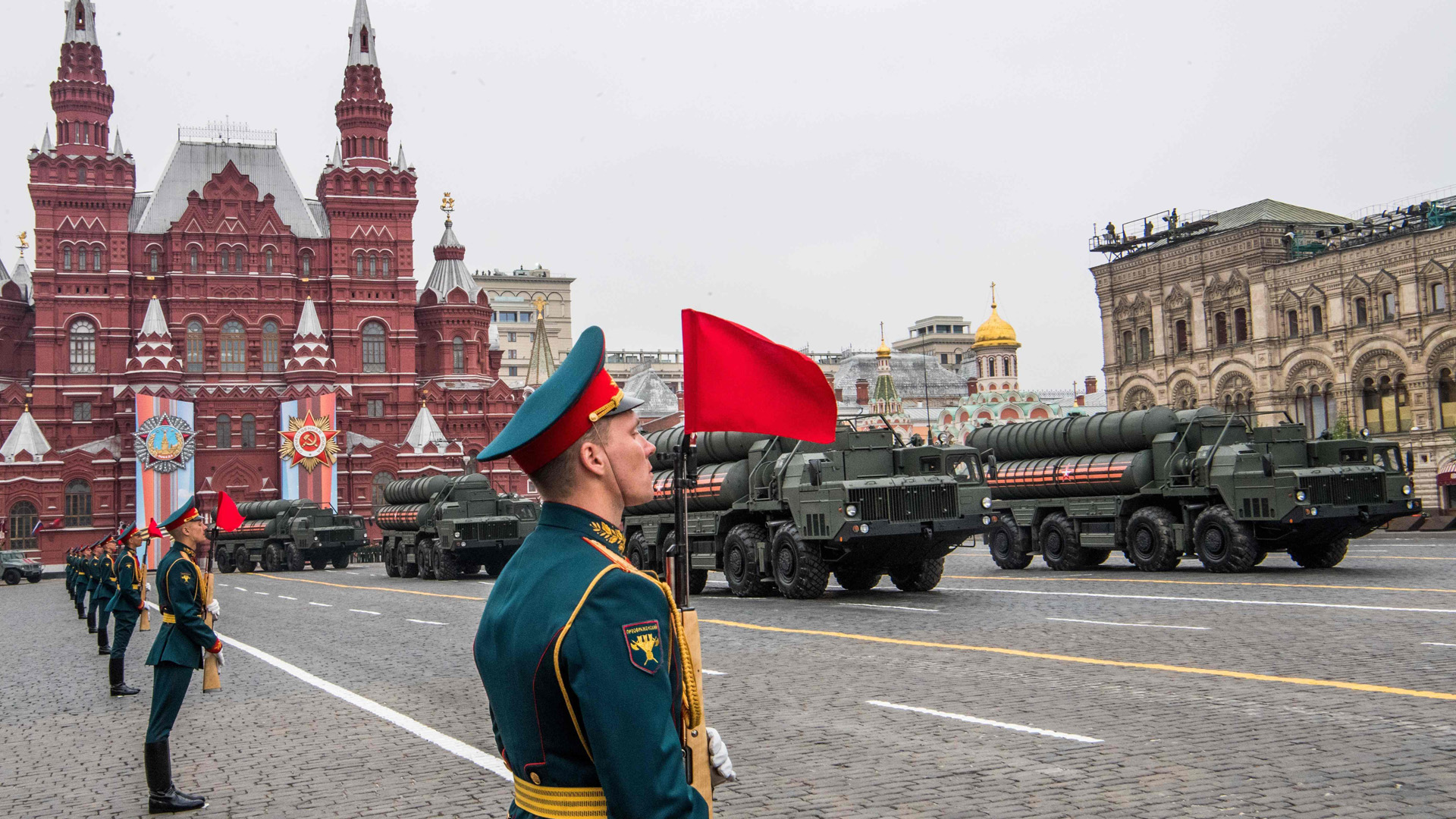 Russische Raketen vom Typ S-400 während einer Militärparade in Moskau