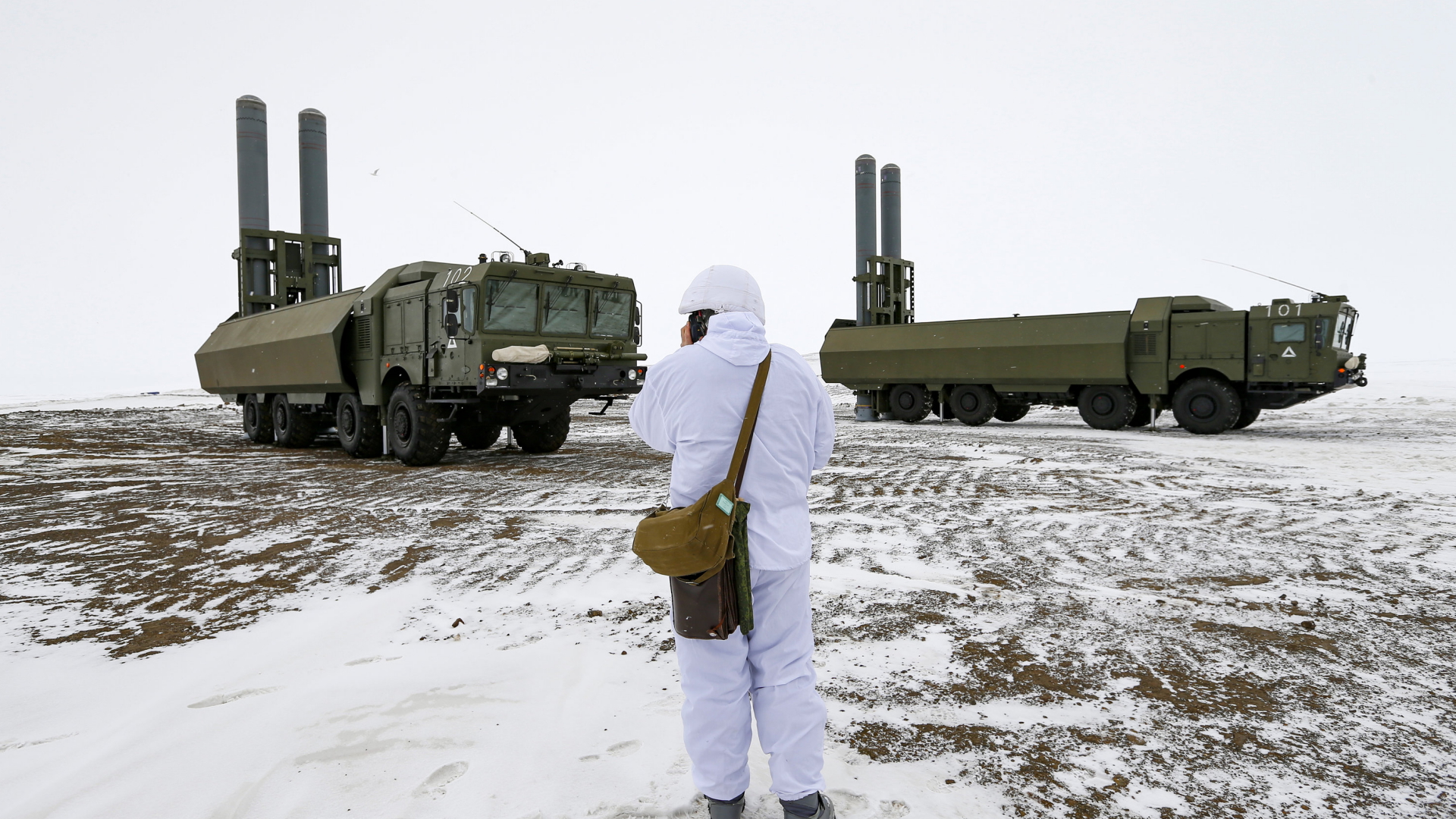 Das mobile russische Waffensystem Bastion, das mit See-Raketen ausgestattet ist, steht auf der Insel  Alexandraland in der Arktis. | AP