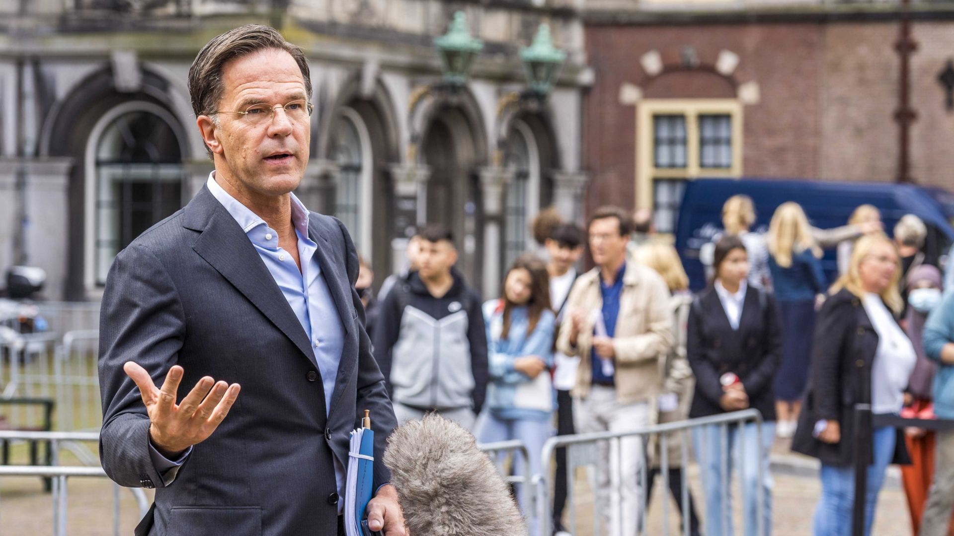 Der niederländische Ministerpräsident Rutte äußert sich vor der Presse. | EPA