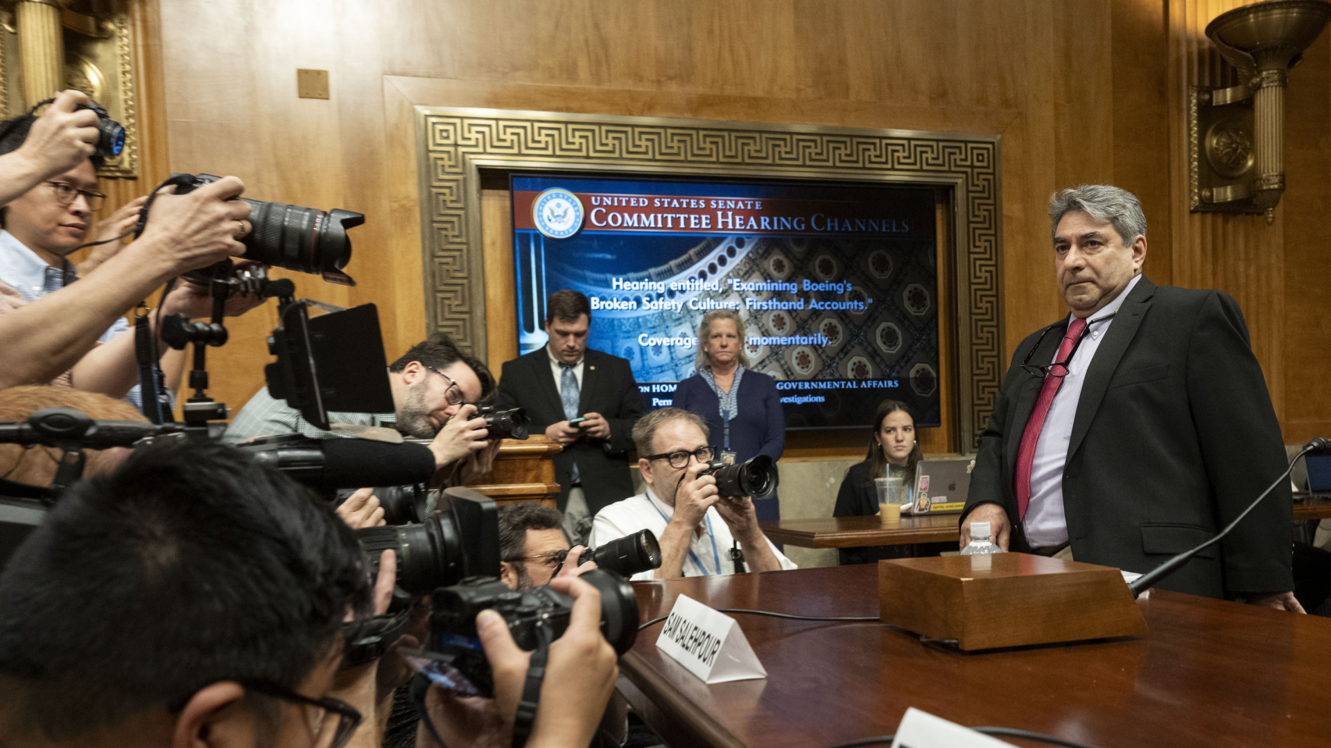 Boeing-Whistleblower Sam Salehpour bei einer Anhörung vor dem US-Senat