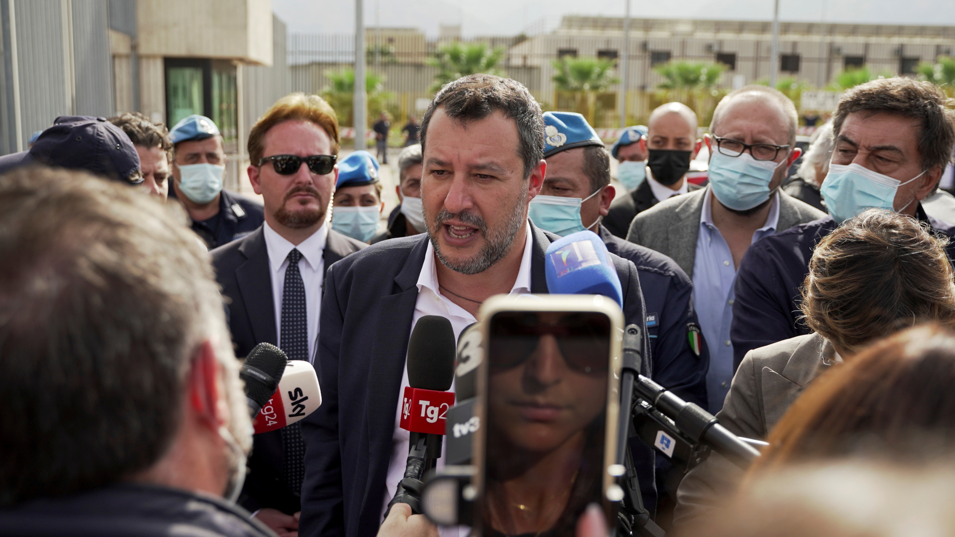 Nave di salvataggio bloccata: Salvini in tribunale nel caso “Open Arms”