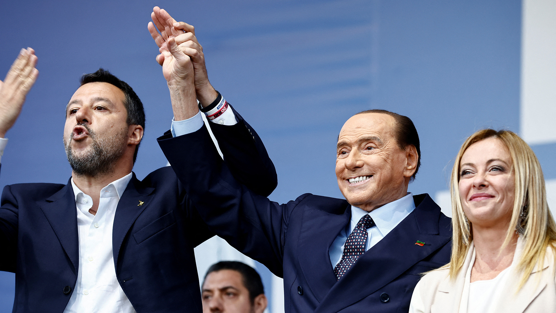 Matteo Salvini, Silvio Berlusconi und Giorgia Meloni im Wahlkampf gemeinsam auf der Bühne (22.09.2022) | REUTERS