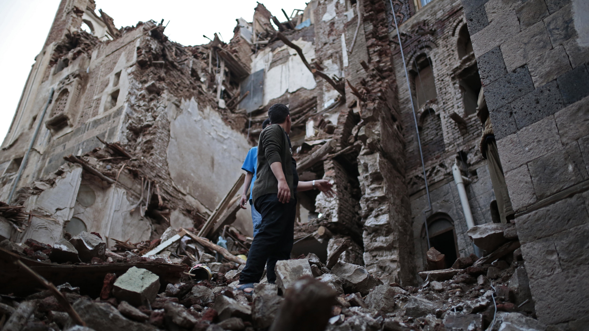 Beschädigte Gebäude in Sanaa | AP