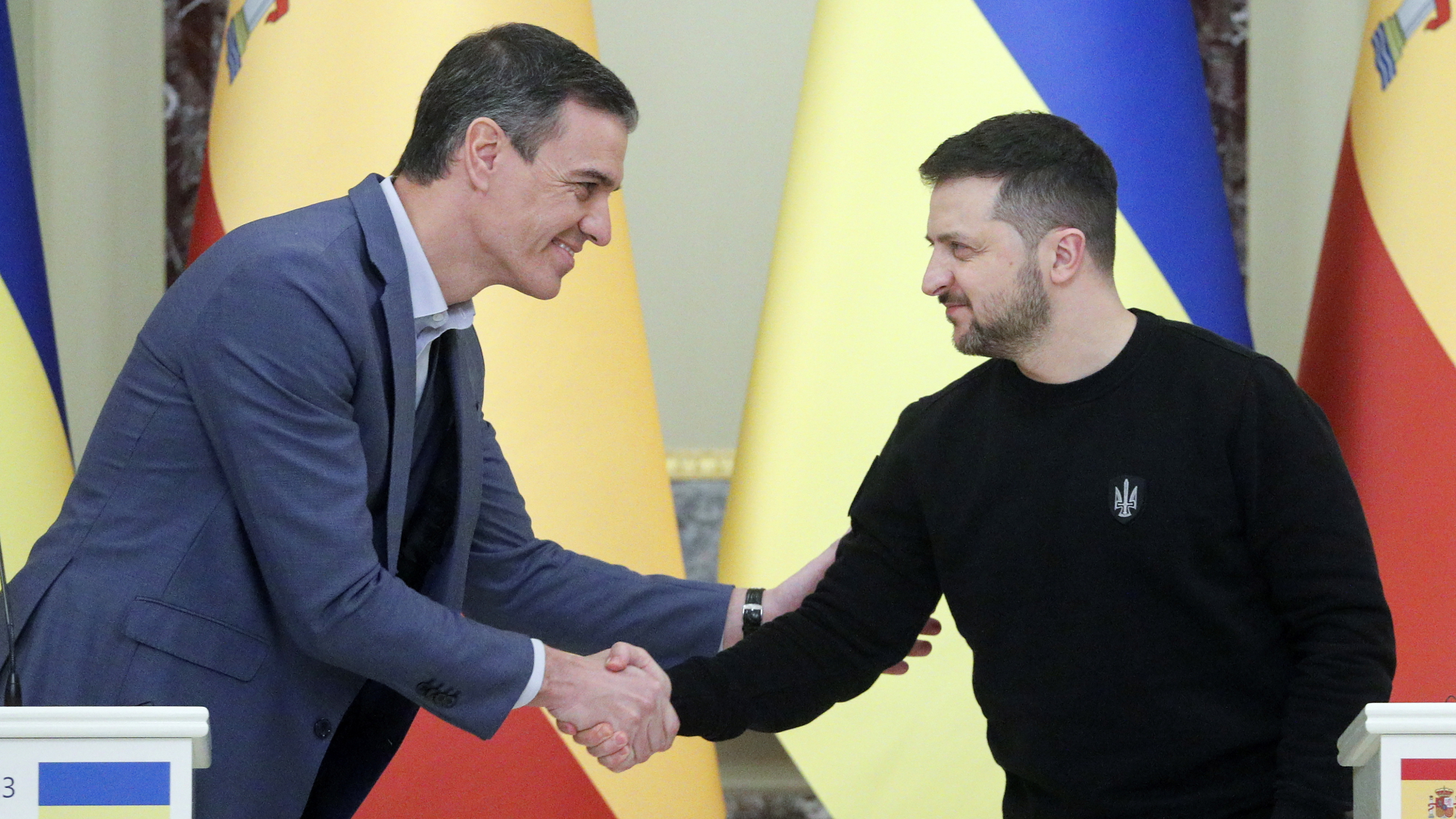 Pedro Sánchez (li) und Wolodymyr Selenskyj auf einer gemeinsamen Pressekonferenz in Kiew | EPA
