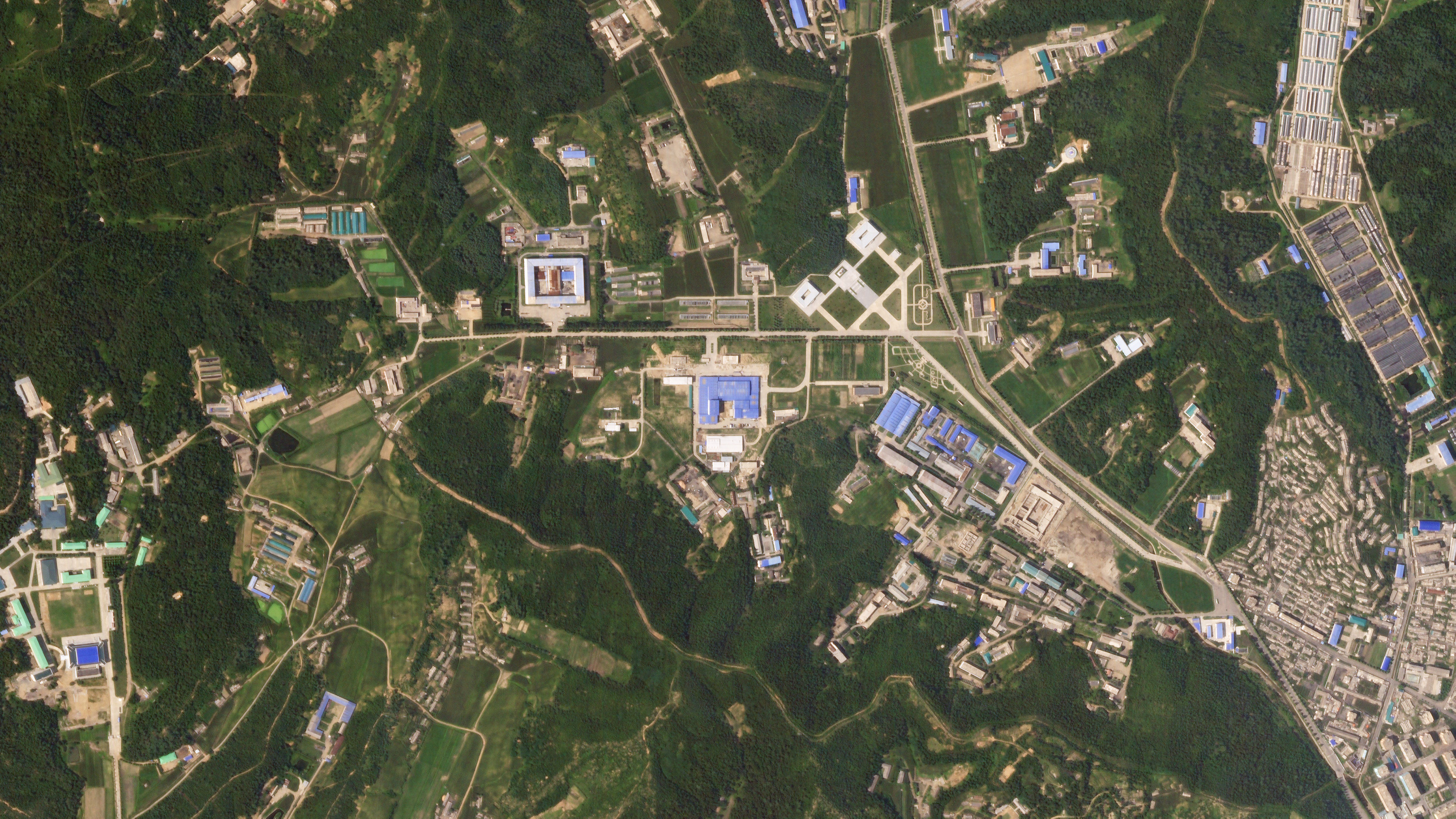 Ein Satellitenbild der Forschungsanlage Sanumdong nahe Pjöngjang. | Bildquelle: REUTERS