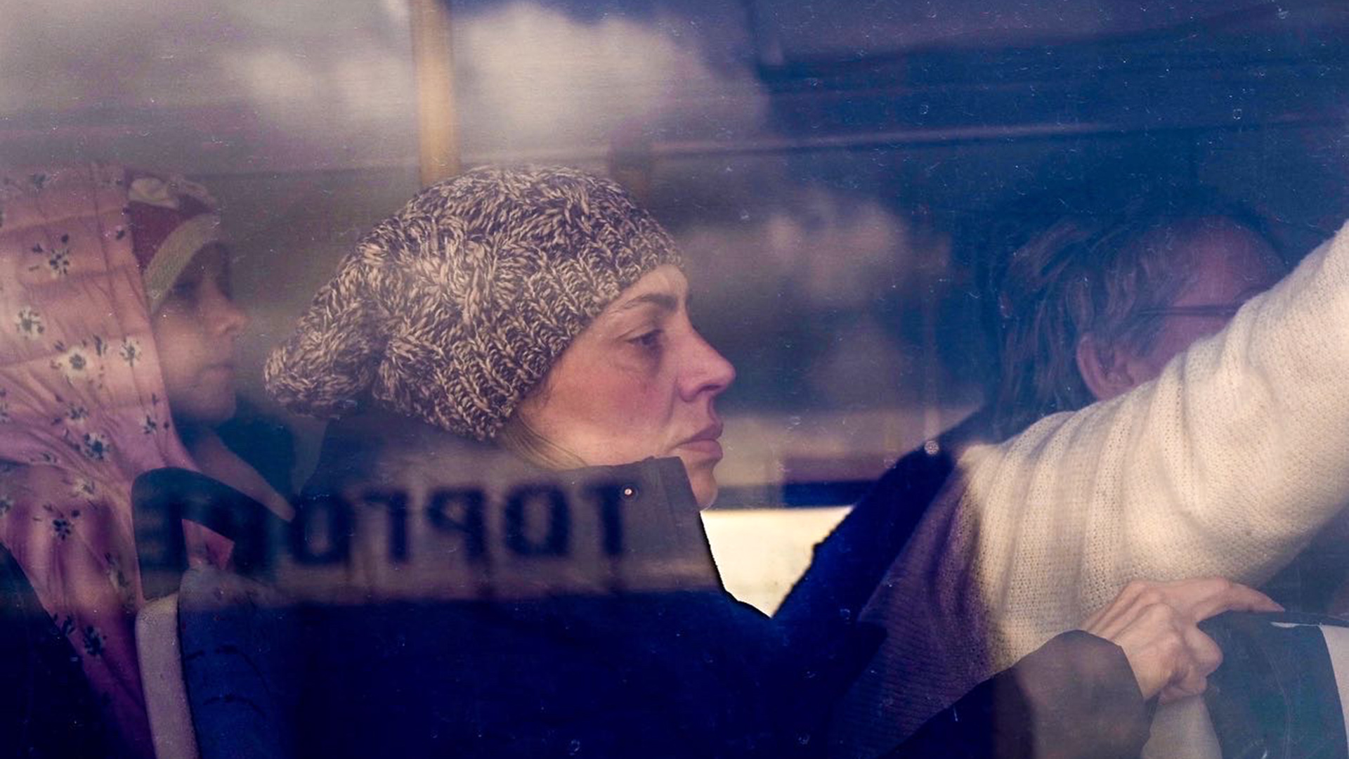 Eine Frau in einem Bus Saporischschja, Ukraine | Cemal Tasdan