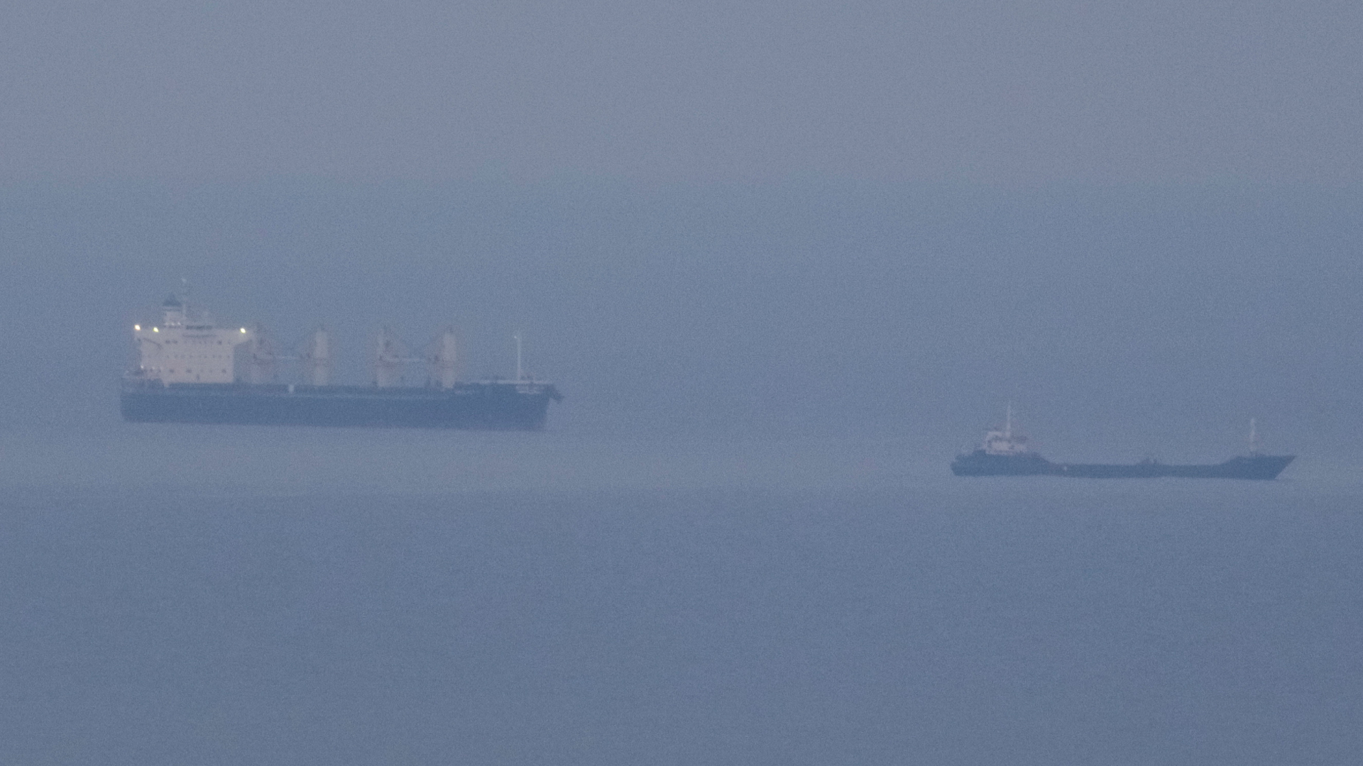 Schiffe mit ukrainischem Getreide im Schwarzen Meer | REUTERS
