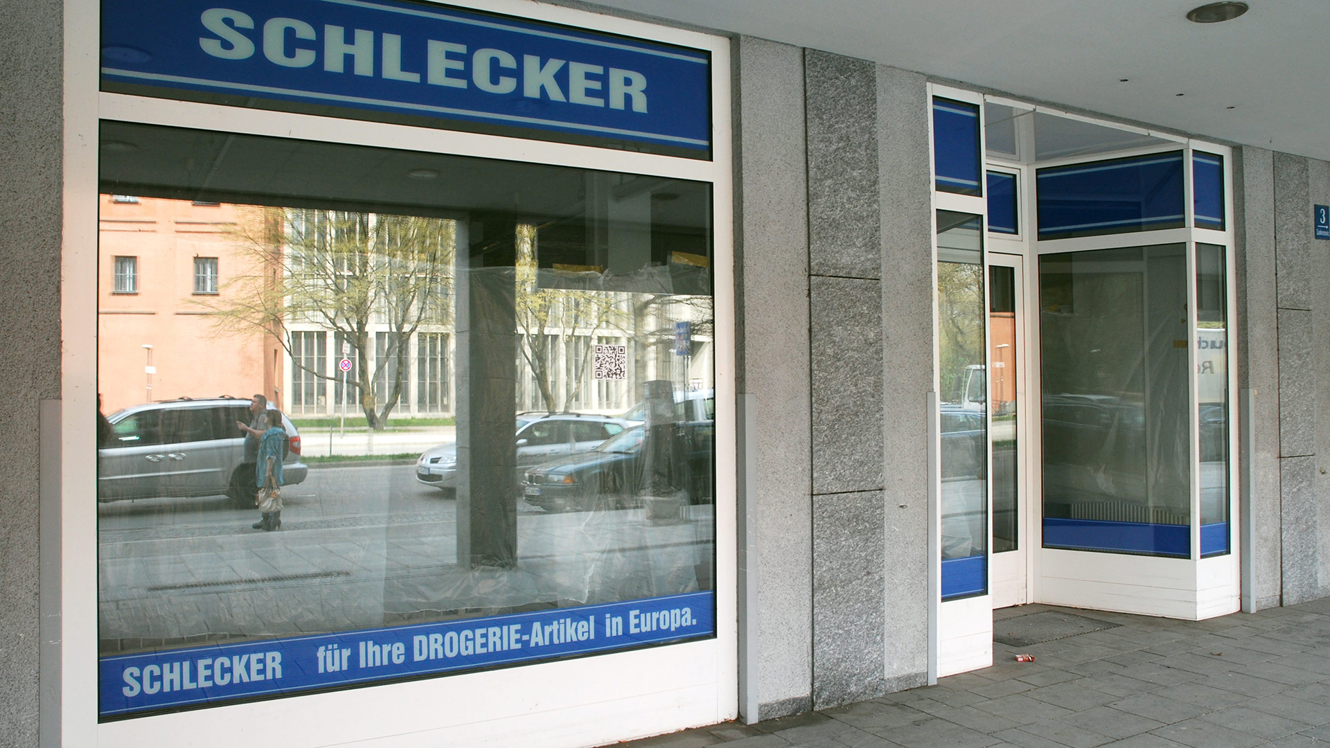 Leere Schaufenster einer ehemaligen SCHLECKER-Filiale. | picture alliance / JOKER