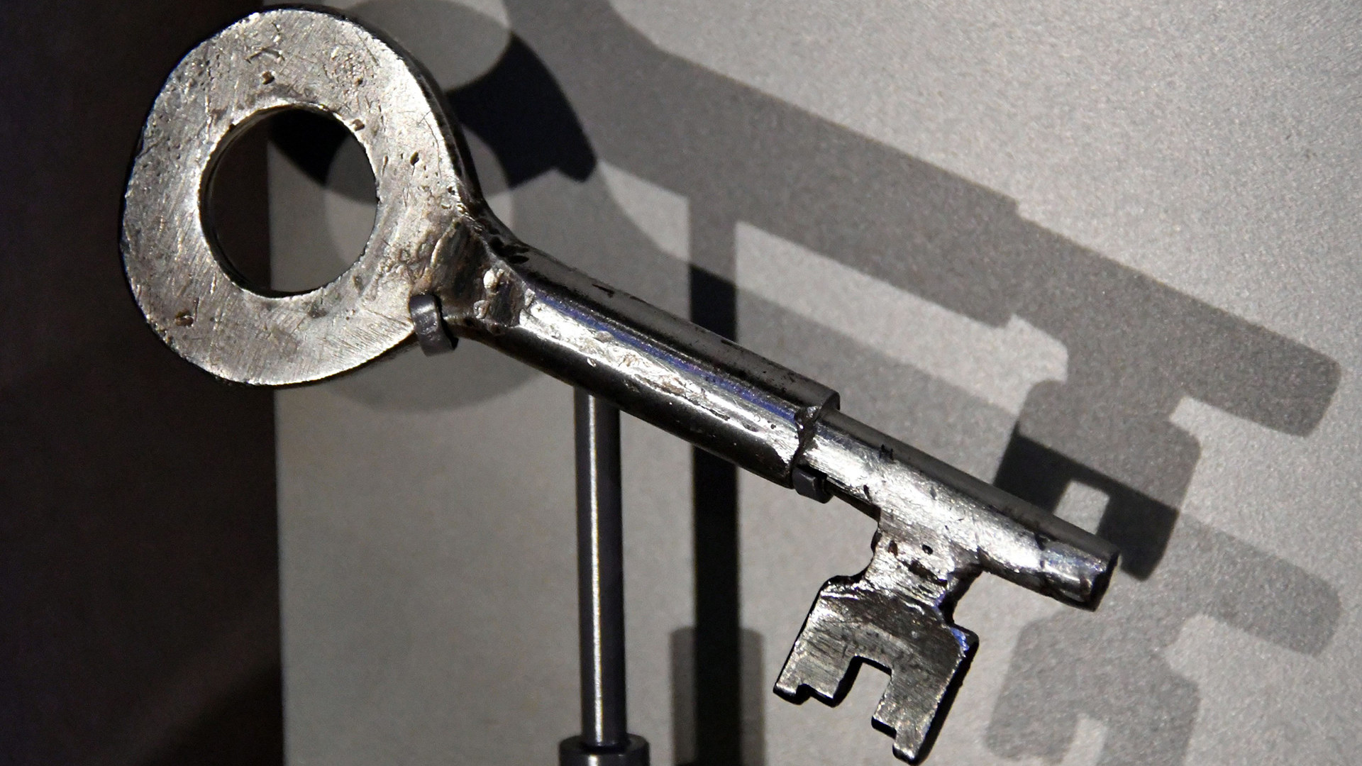 Original-Hauptschlüssel zu den Zellen des Robben Island-Gefängnisses | picture alliance / Captital Pict