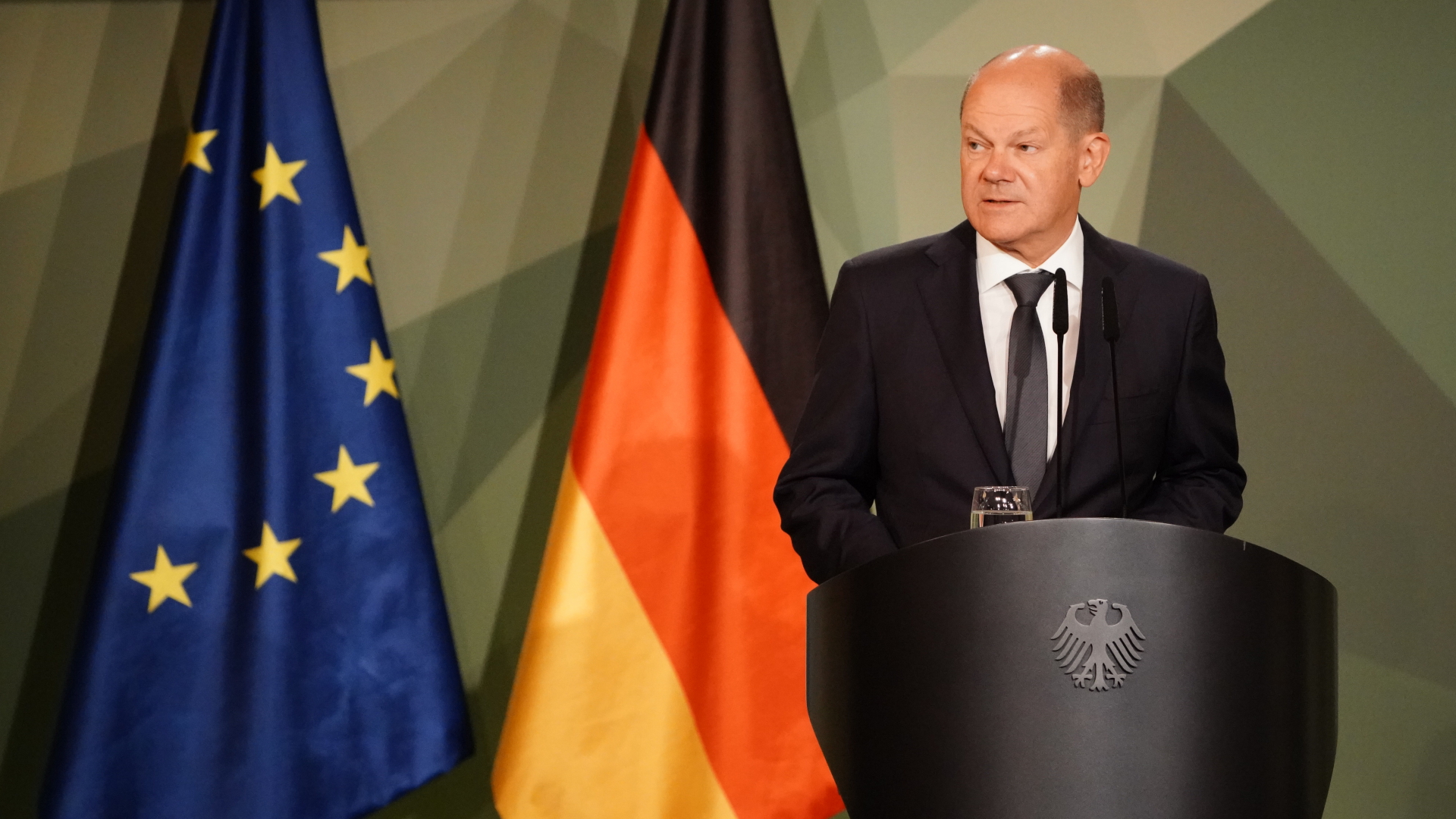 Bundeskanzler Olaf Scholz spricht auf der Bundeswehr-Tagung im September 2022 in Berlin. | EPA