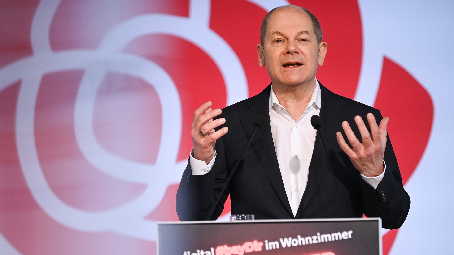 Olaf Scholz spricht zum politischen Aschermittwoch im niederbayerischen Vilshofen ohne Publikum. | EPA